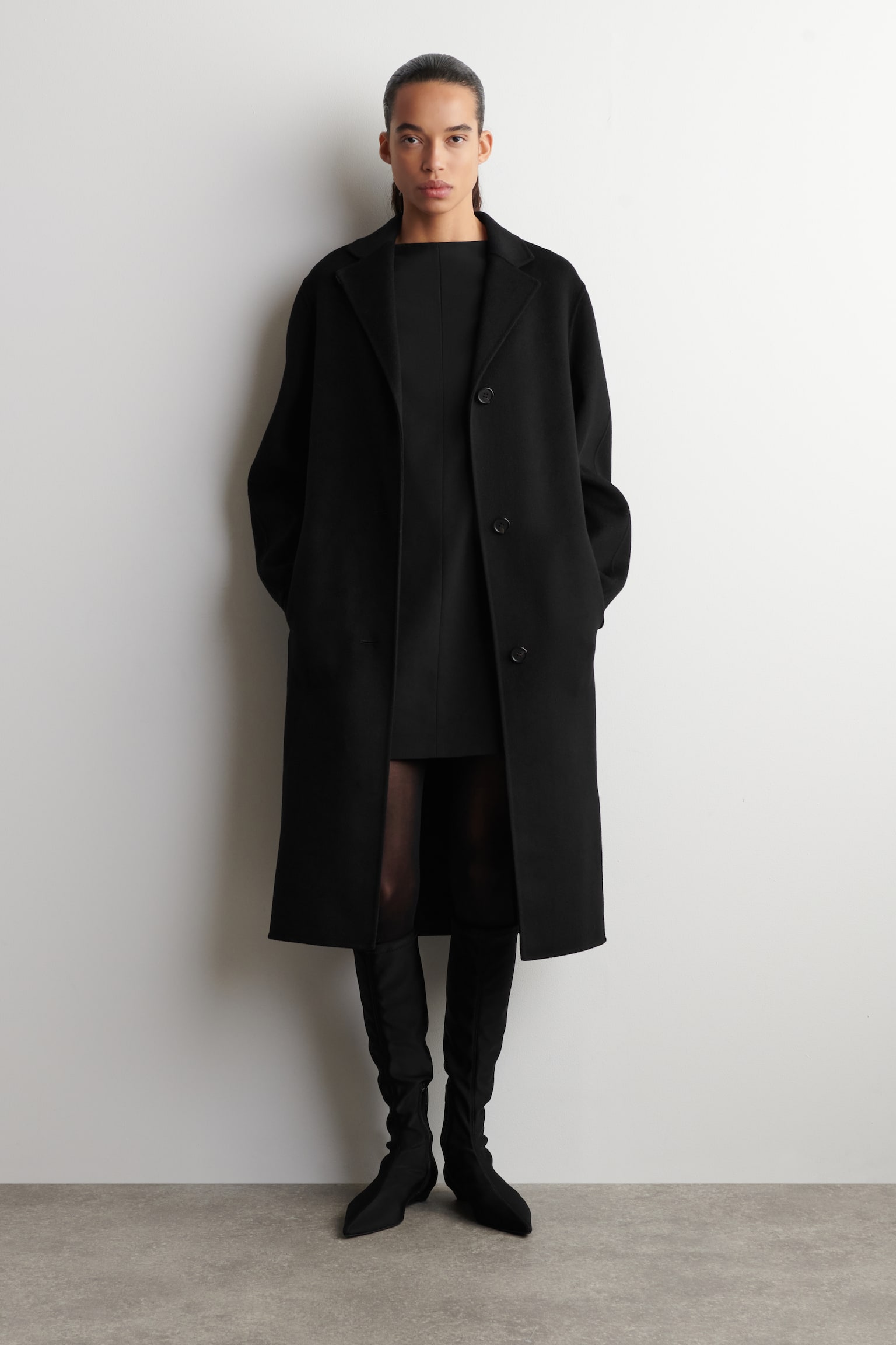 ELEGANTES MINIKLEID AUS MERINOWOLL-MIX - SCHWARZ - 3