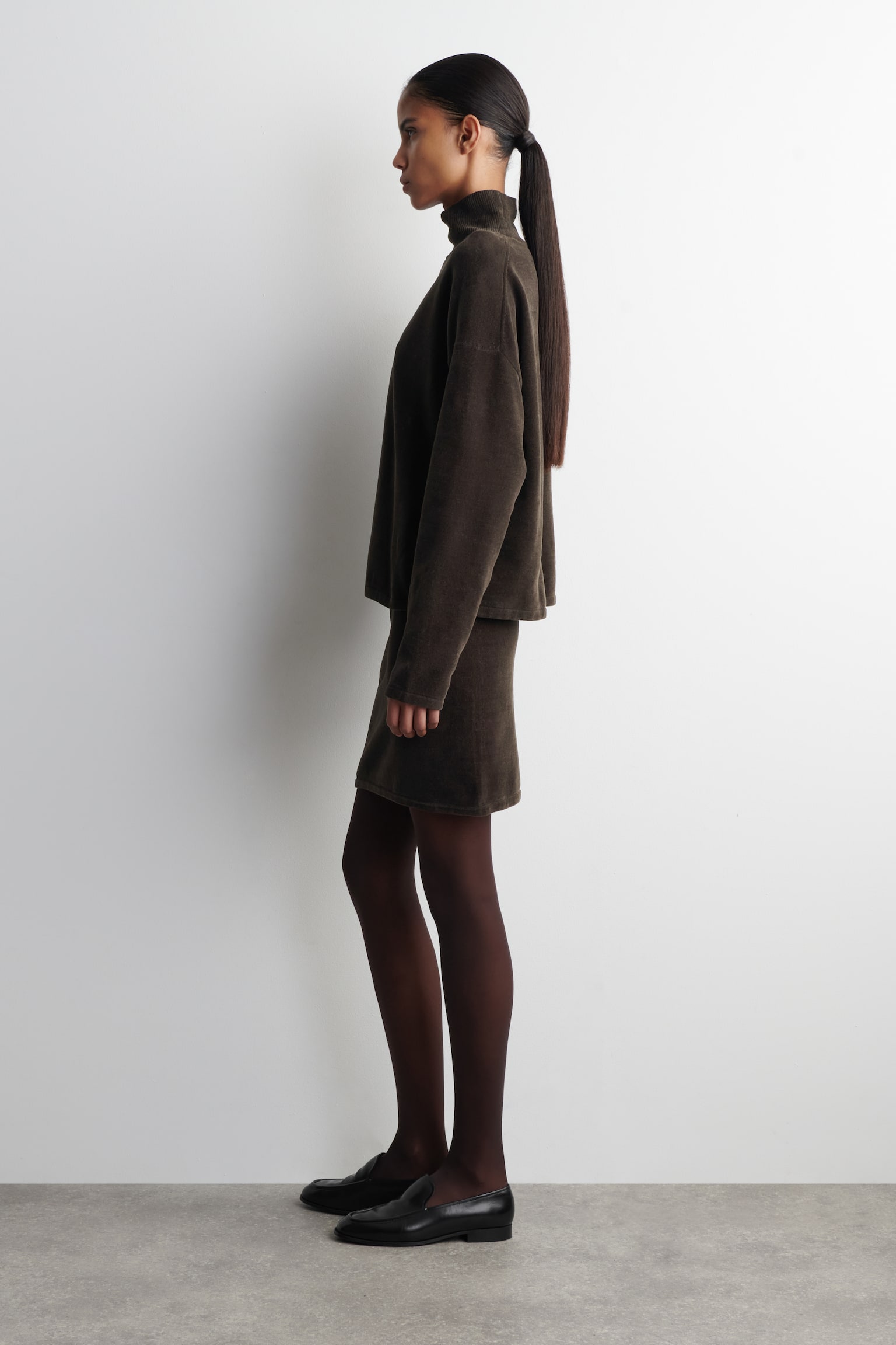 CHENILLE FUNNEL-NECK JUMPER - HNĚDÁ/CAMEL - 5