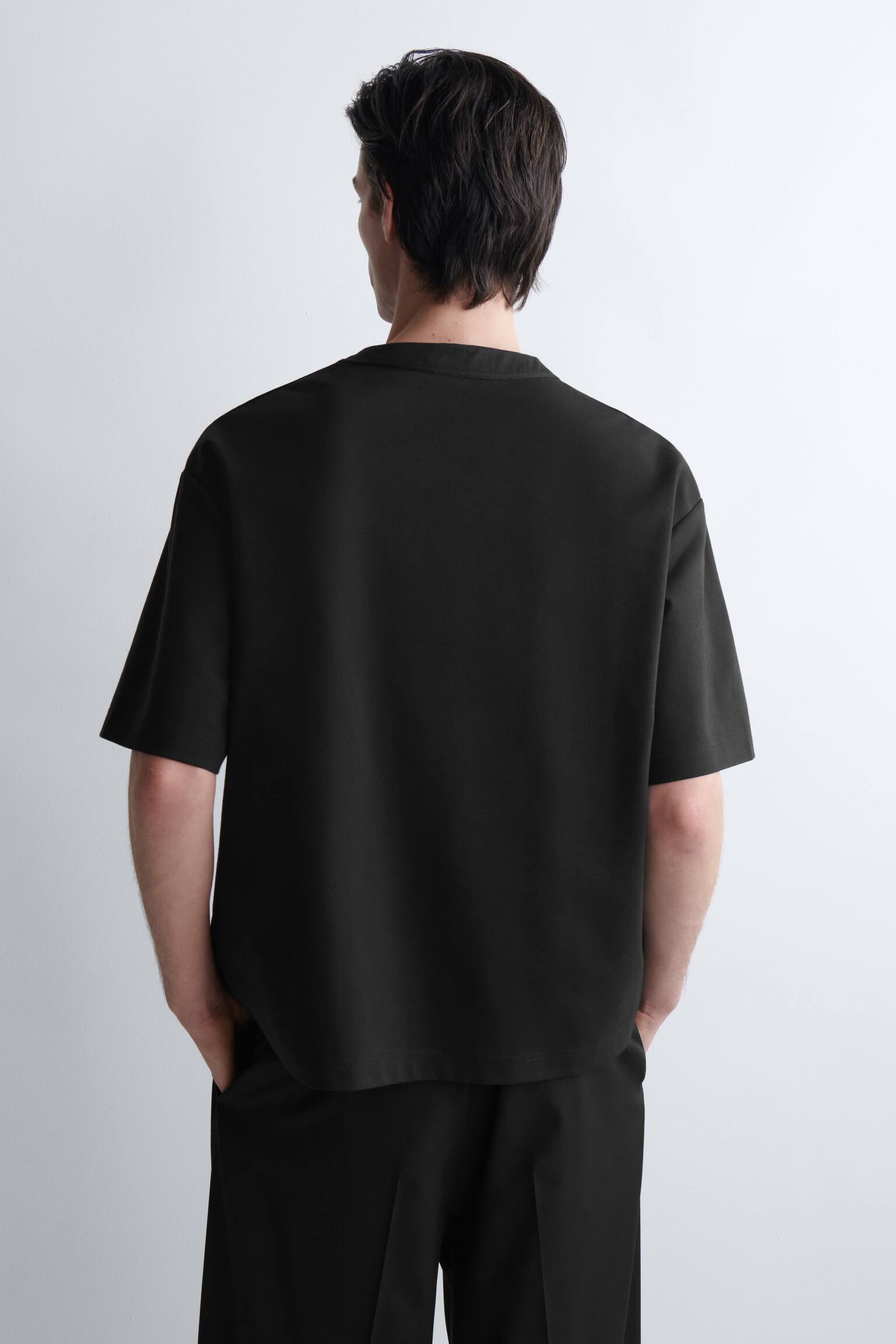OVERSIZED HENLEY T-SHIRT I BOMULDSJERSEY - SORT/HVID - 6