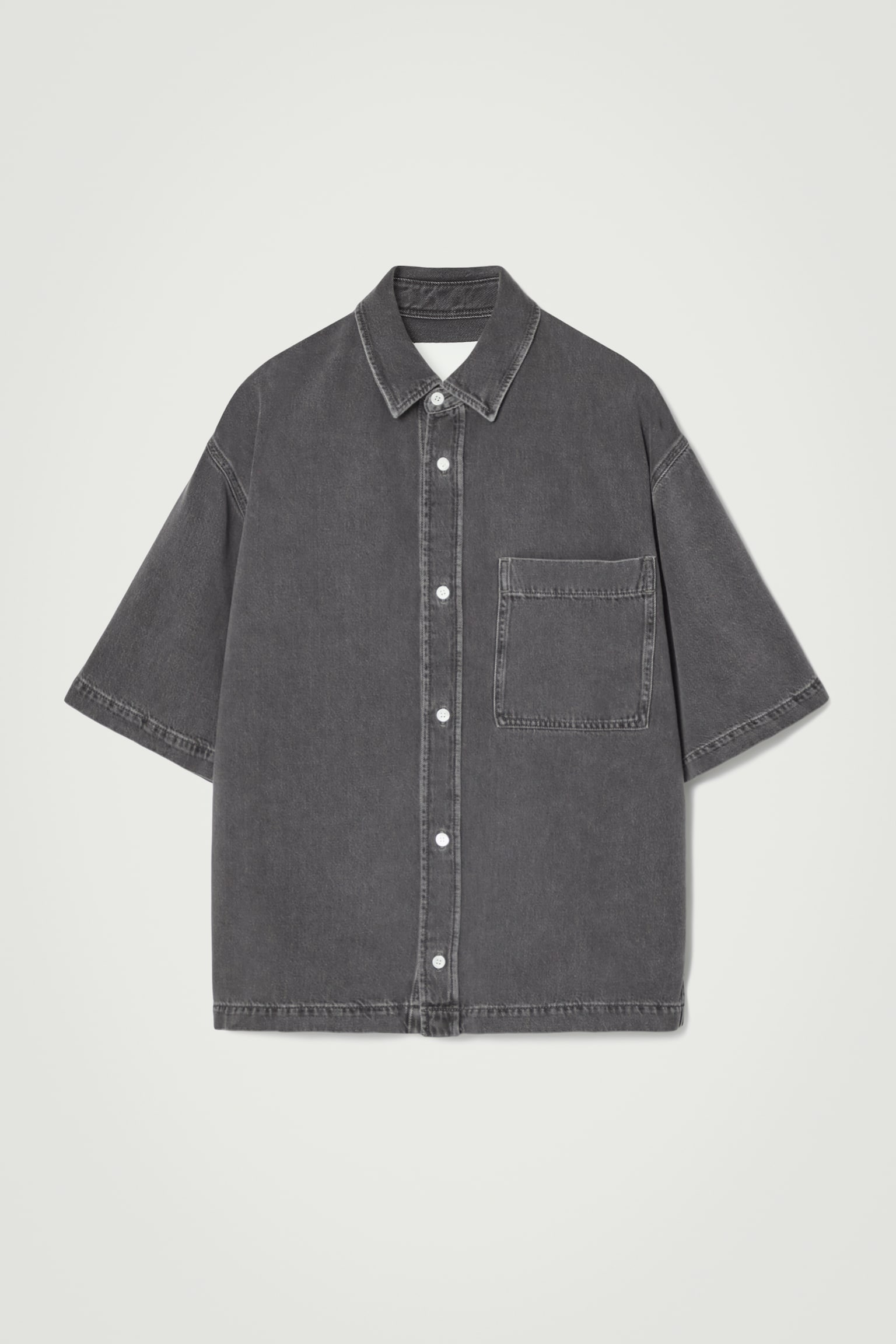 OVERSIZED SHORT-SLEEVED DENIM SHIRT - WASHED BLACK - 2