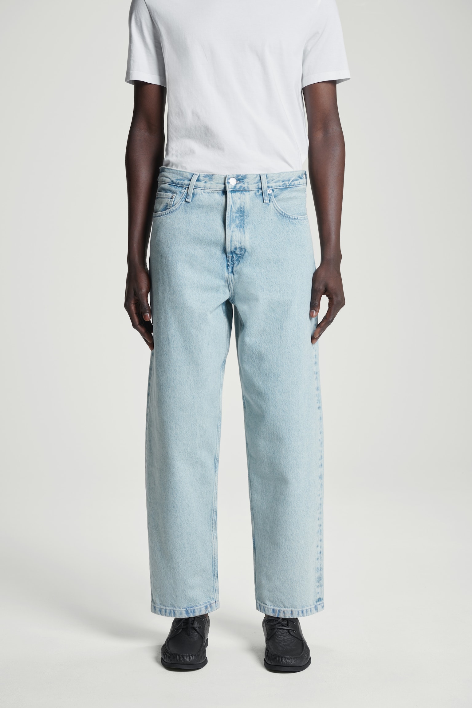 DOME STRAIGHT-LEG JEANS - LIGHT BLUE/BLACK - 6