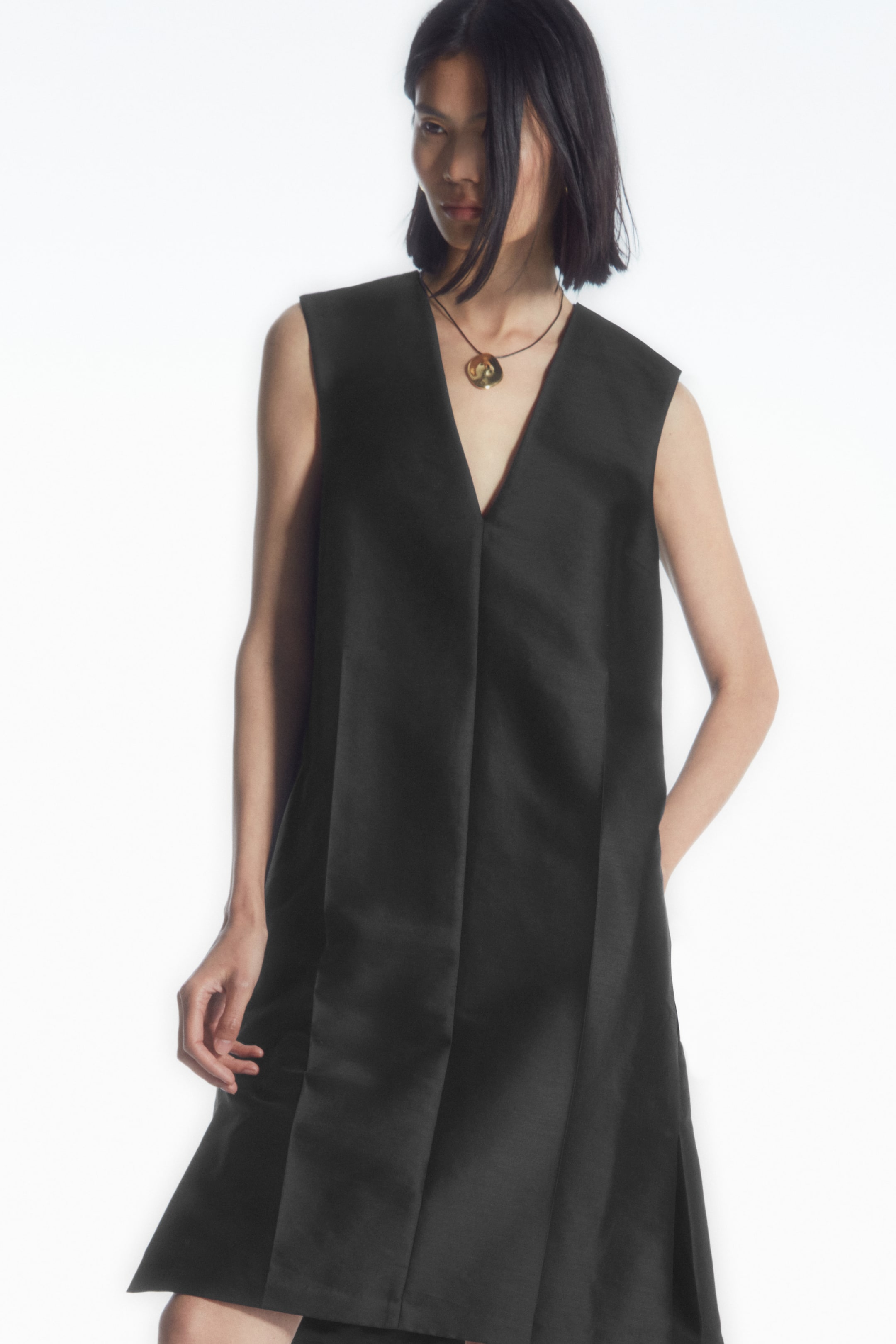 BUTTON-DETAIL WOOL-BLEND DRESS - V-neck - Sleeveless - BLACK - Ladies ...