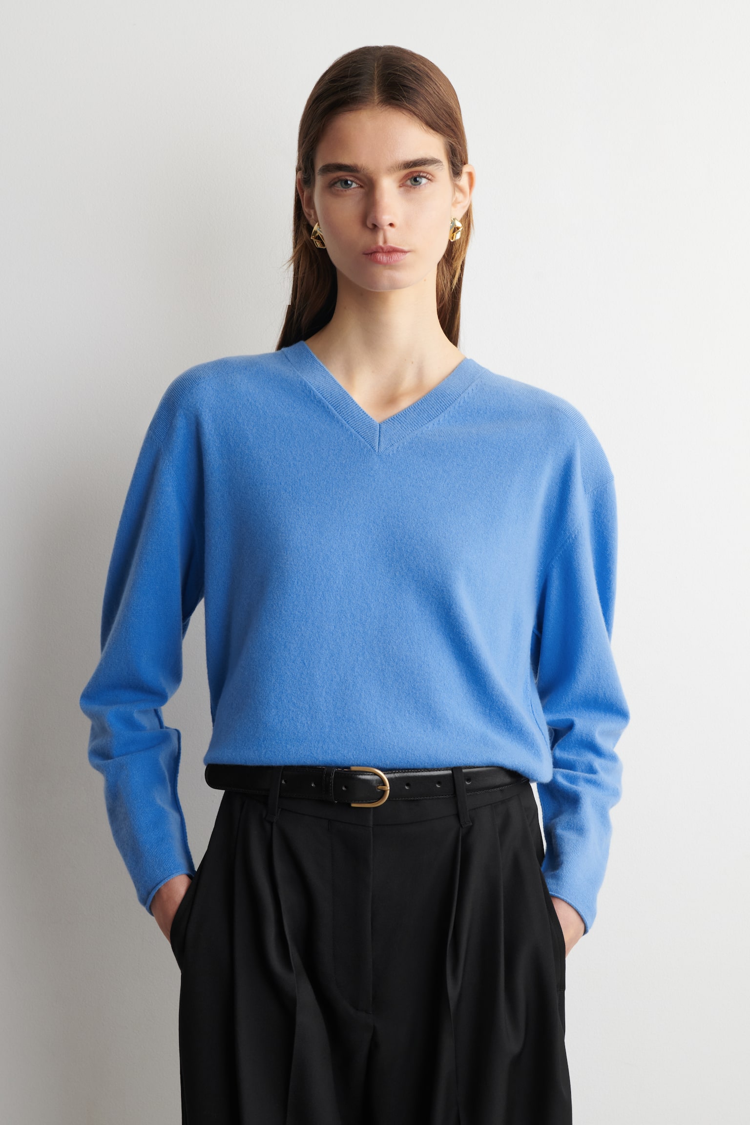 PULLOVER AUS MERINOWOLLE MIT V-AUSSCHNITT - Blau - 1