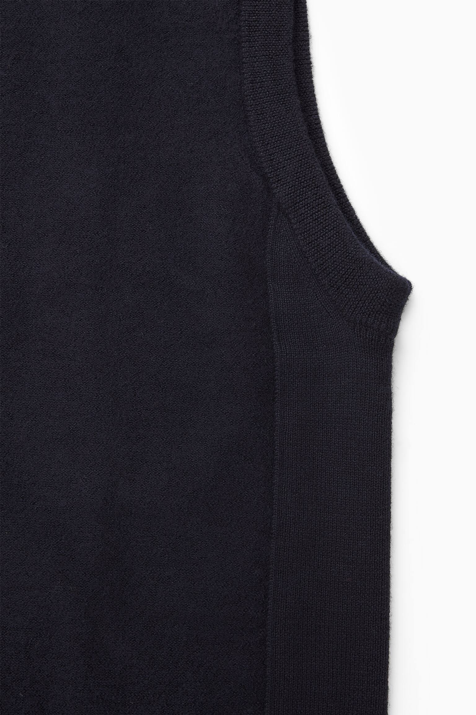 V-NECK BOILED-WOOL VEST - DARK NAVY - 6