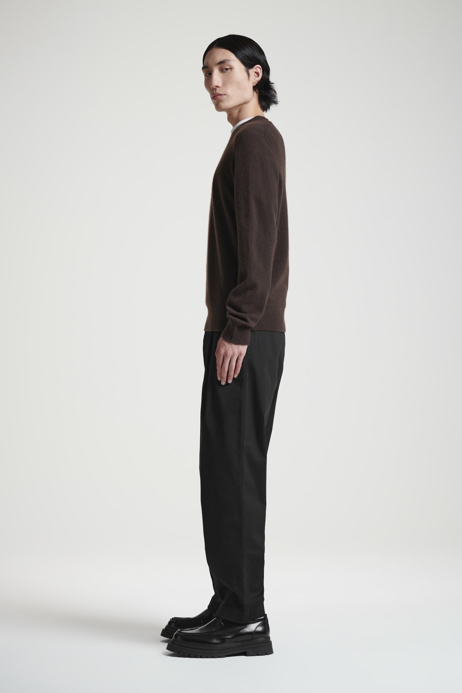 RELAXED PLEATED COTTON TAPERED TROUSERS - BLACK/NAVY/BEIGE - 6