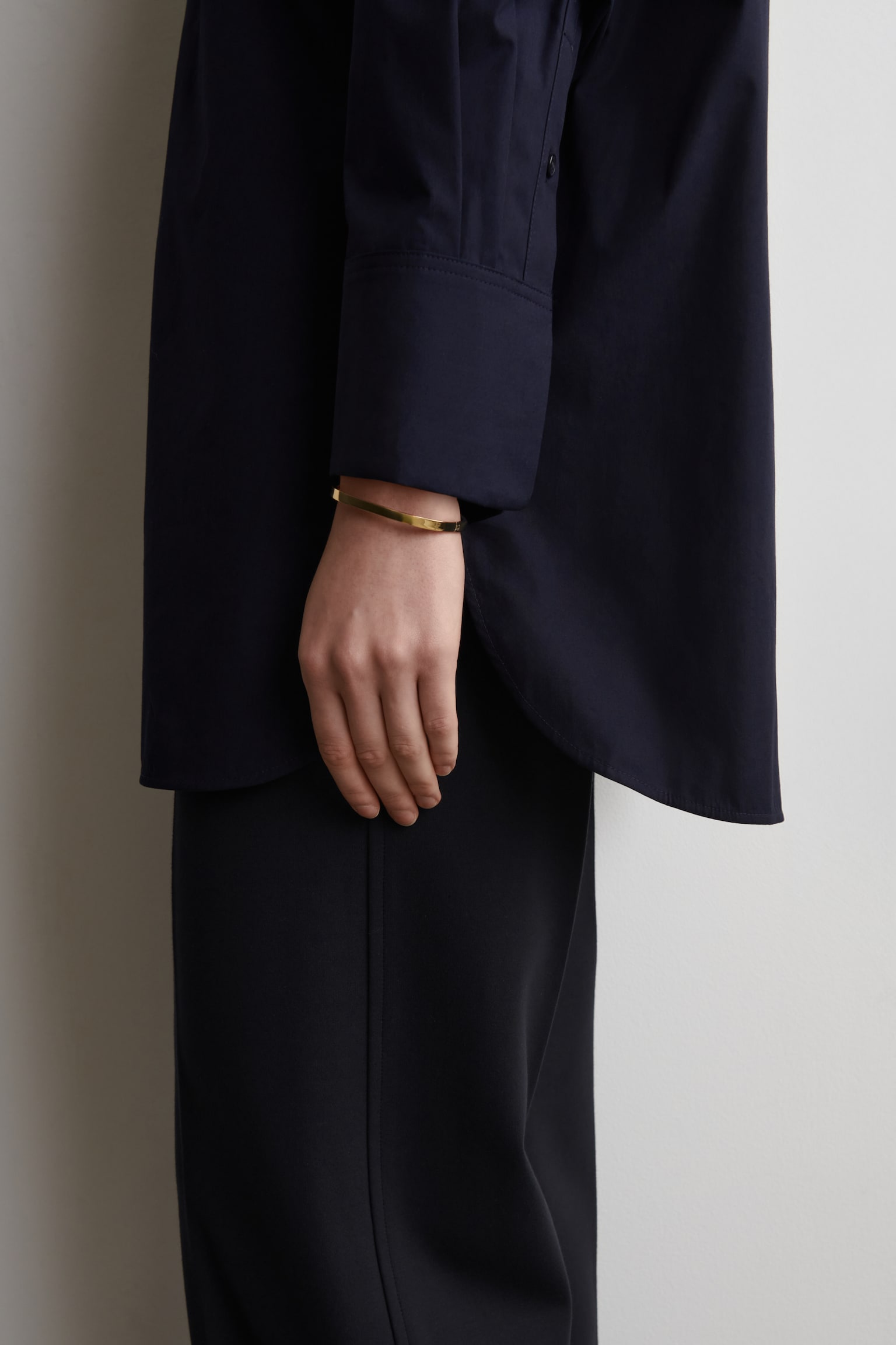 ΚΑΜΠΥΛΟ ΟΡΘΟΓΩΝΙΟ ΒΡΑΧΙΟΛΙ - ΧΡΥΣΟ/ΑΣΗΜΙ - 1