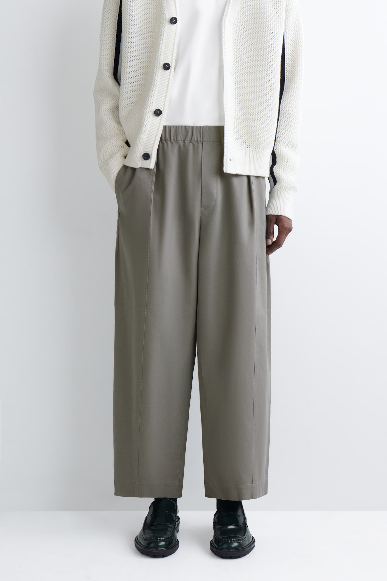 Puuvillaiset lyhennetyt rentomalliset tynnyrilahkeiset housut - Harmaa/beige/musta - 5