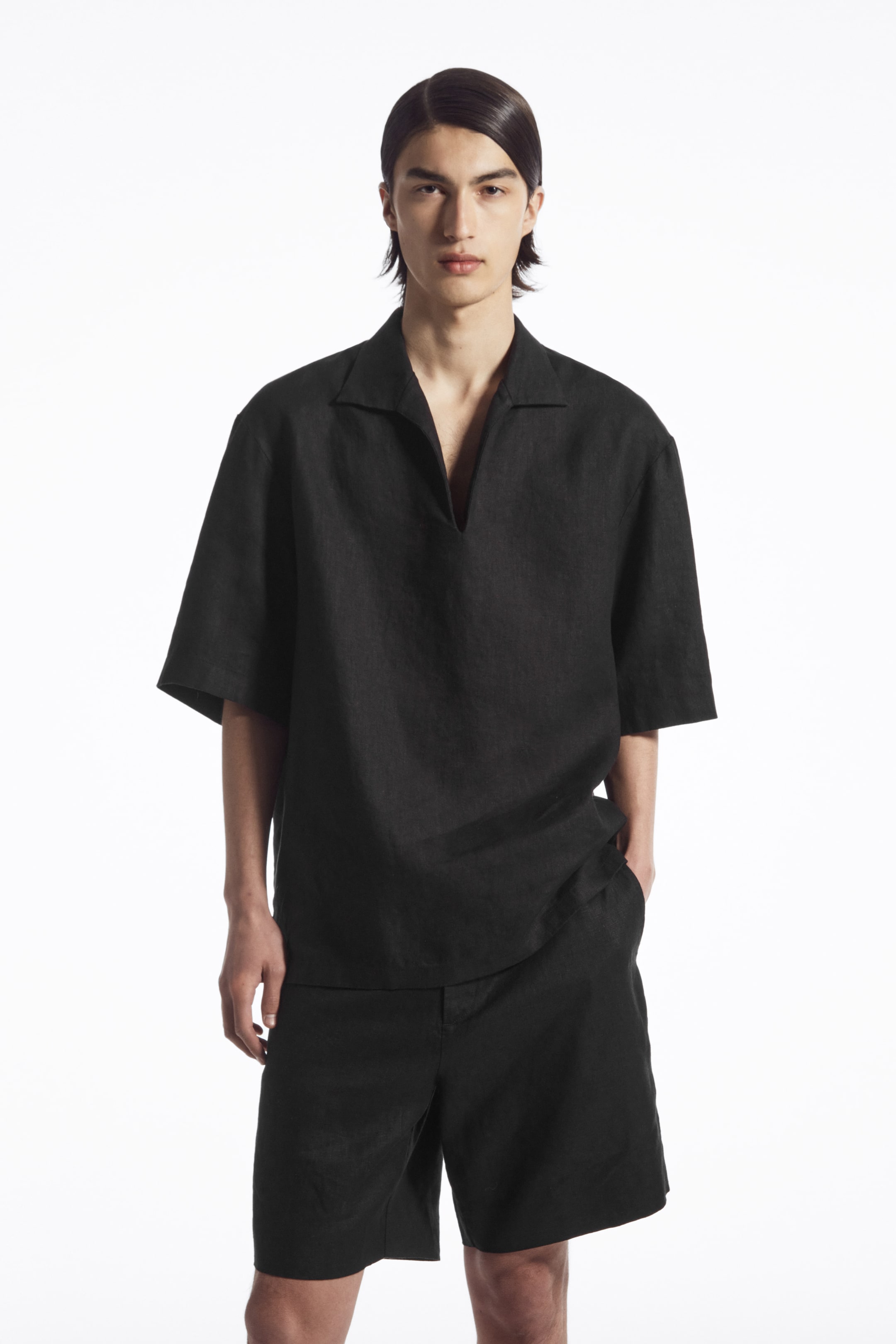 LINEN RESORT SHIRT - V-neck - Short sleeve - BLACK - Men | H&M GB