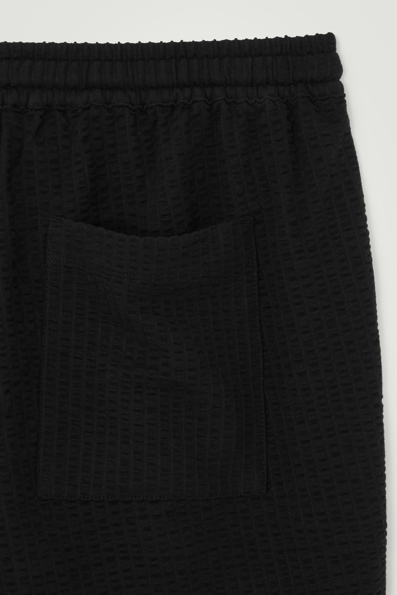 SEERSUCKER ELASTICATED SHORTS - BLACK/GREY - 6