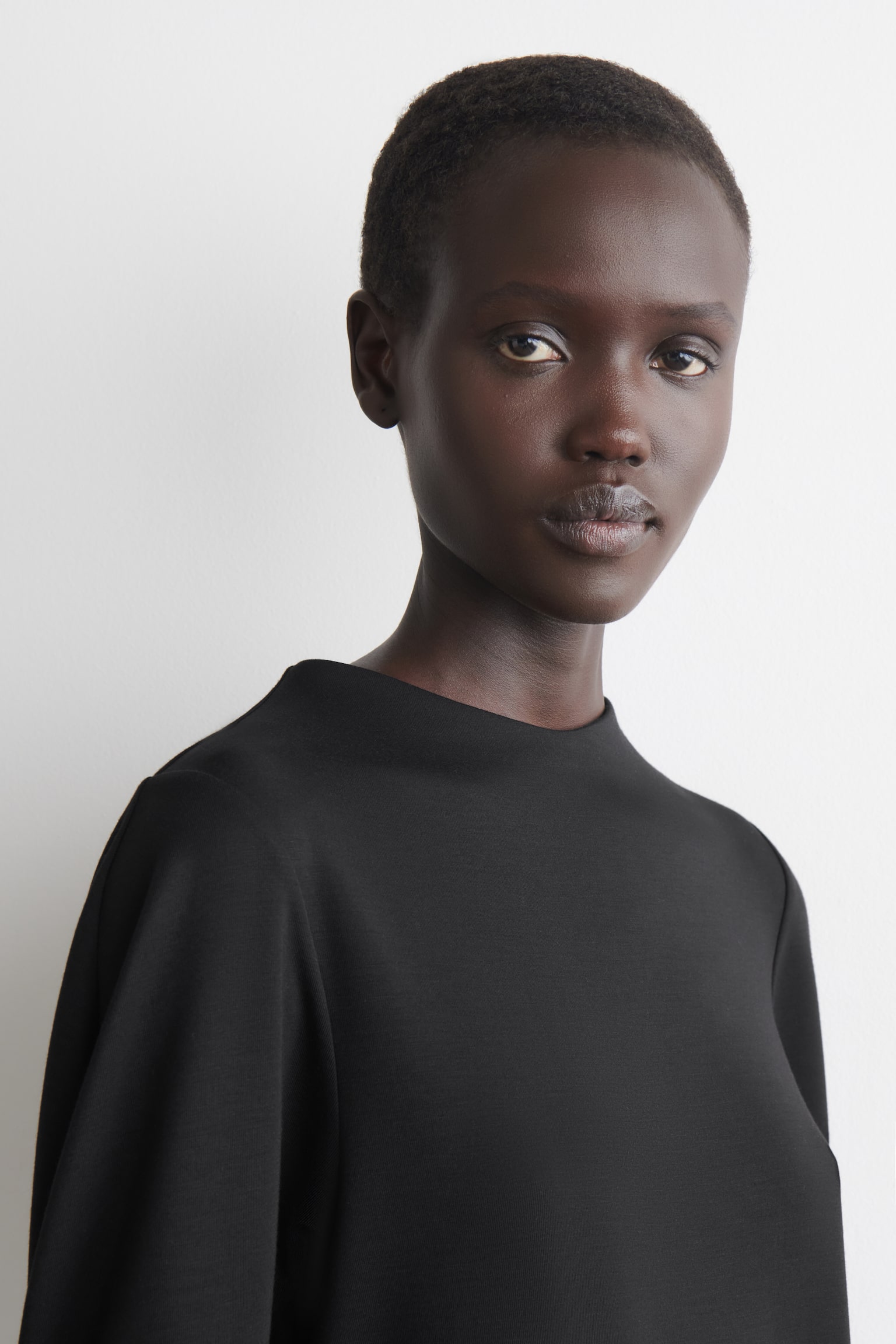 ROUNDED-SLEEVE TOP - SORT/MØRK KAKI - 5
