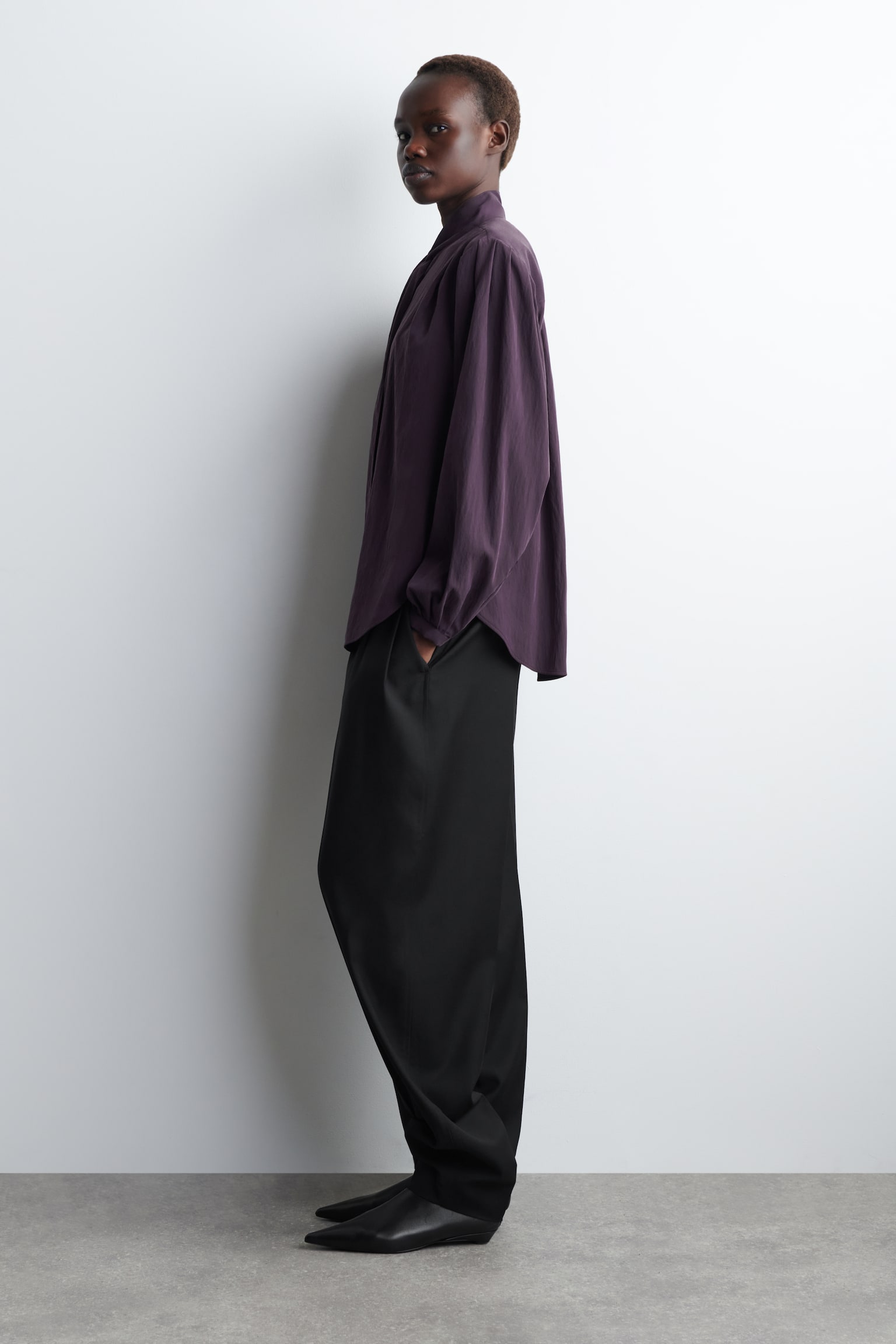 FLIESSENDE BLUSE MIT SCHALDETAIL - VIOLETT - 5