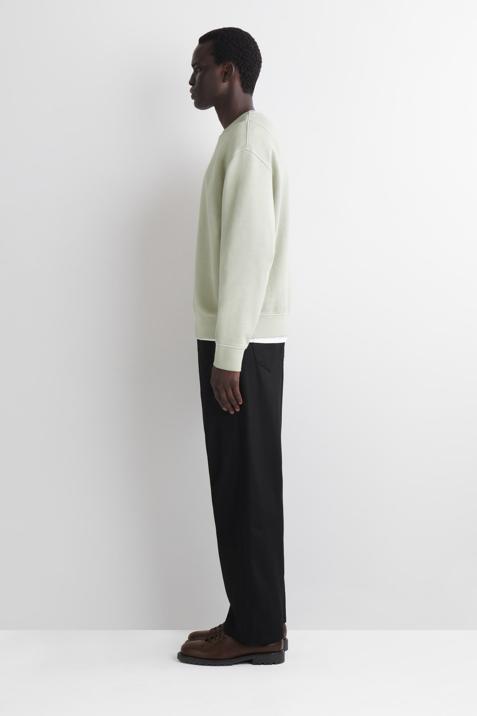 SWEATSHIRT AUS VORGEWASCHENER BAUMWOLLE - HELLGRÜN/NAVYBLAU/WEISS - 5