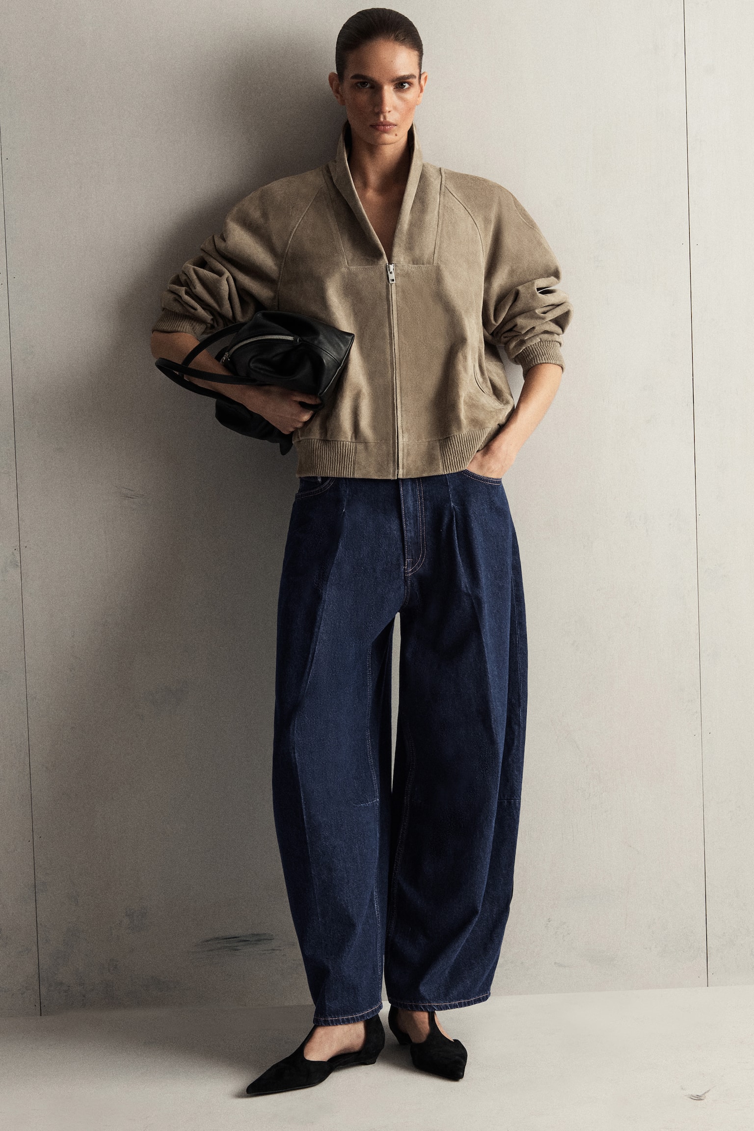 TWINE JEANS MED TØNDEFORMEDE BEN - MØRKEBLÅ/LYS BEIGE - 3