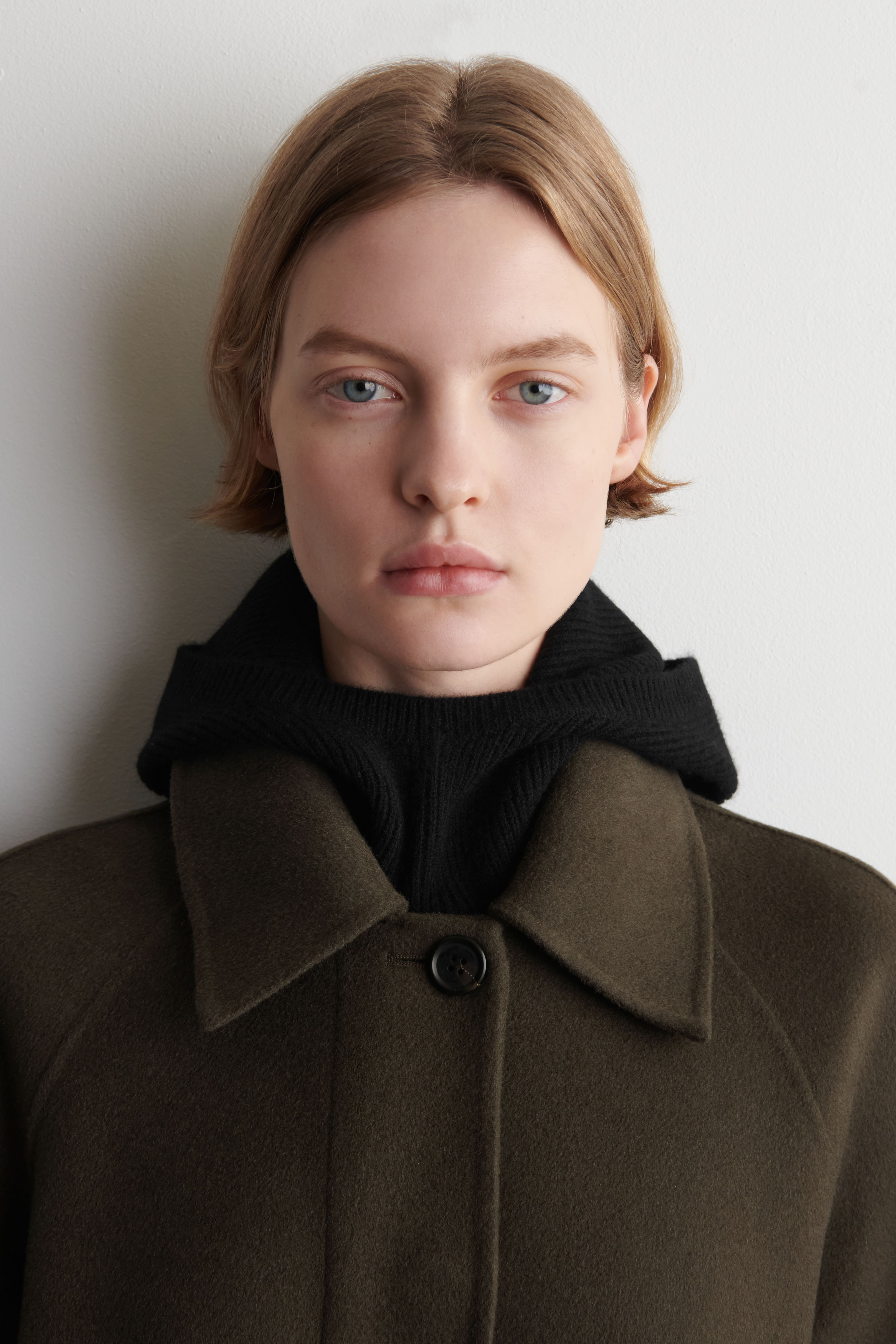 GERIPPTER KAPUZENSCHAL AUS WOLL-KASCHMIR-MIX - SCHWARZ