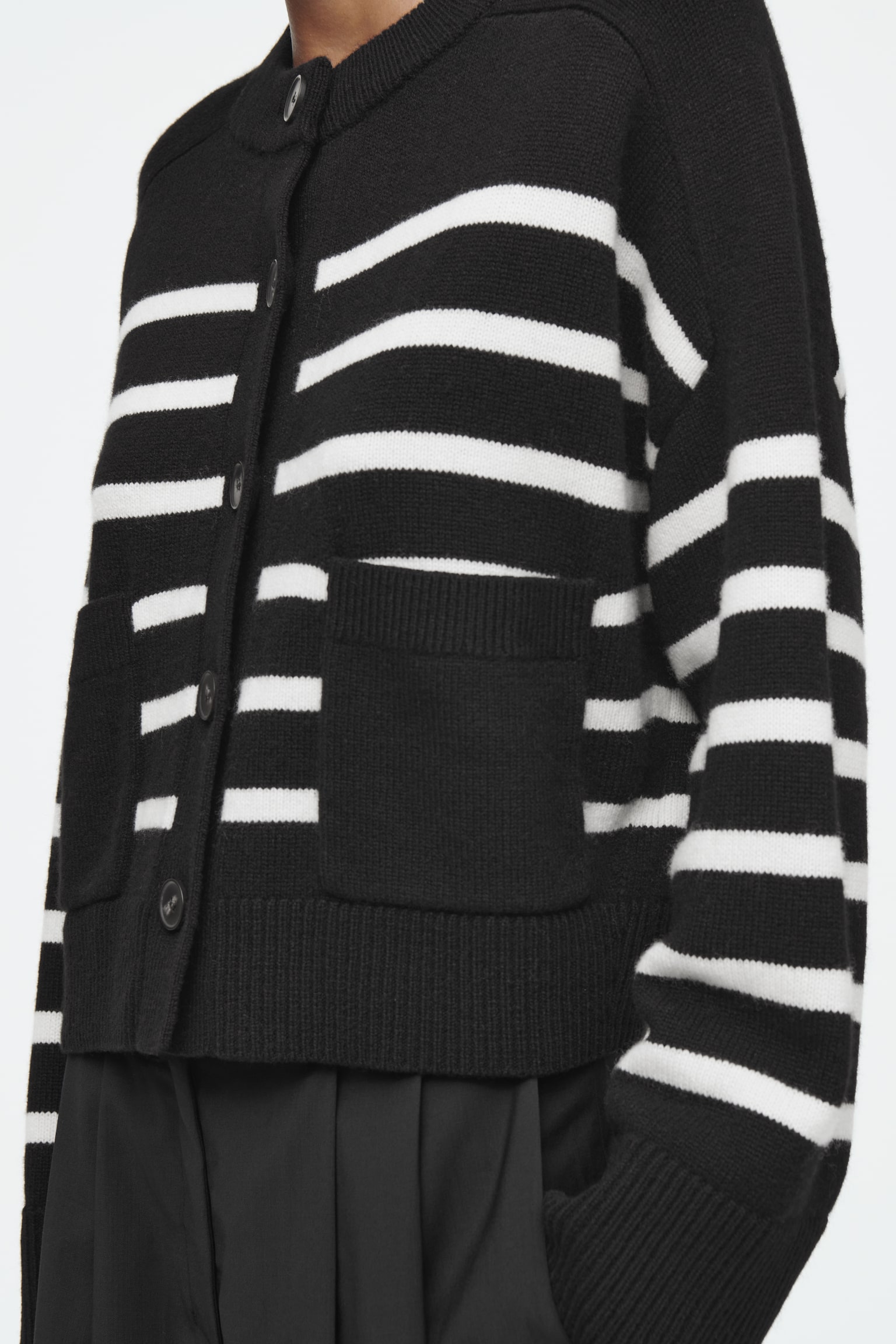 WOOL CREW-NECK CARDIGAN - BLACK / STRIPED/WHITE / STRIPED/BLACK - 6