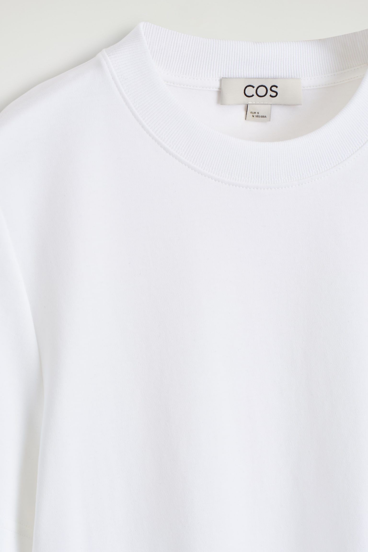 T-SHIRT DALLE LINEE PULITE - BIANCO/NERO/NERO / BIANCO / RIGHE/ROSSO SCURO - 5