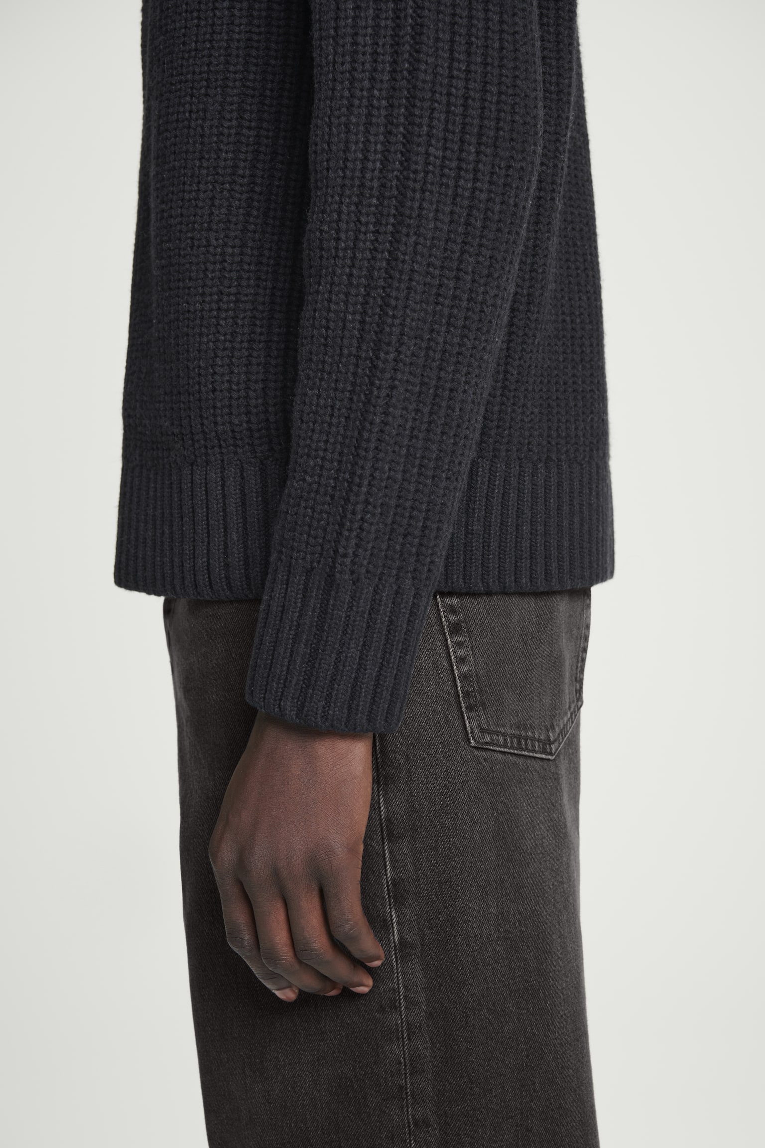 FUNNEL-NECK KNITTED WOOL JACKET - NAVY/BEIGE - 7