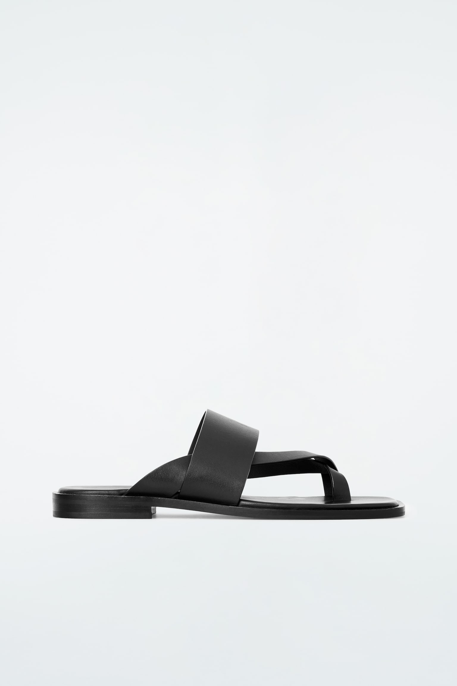 LEATHER TOE-THONG SANDALS - BLACK - 2