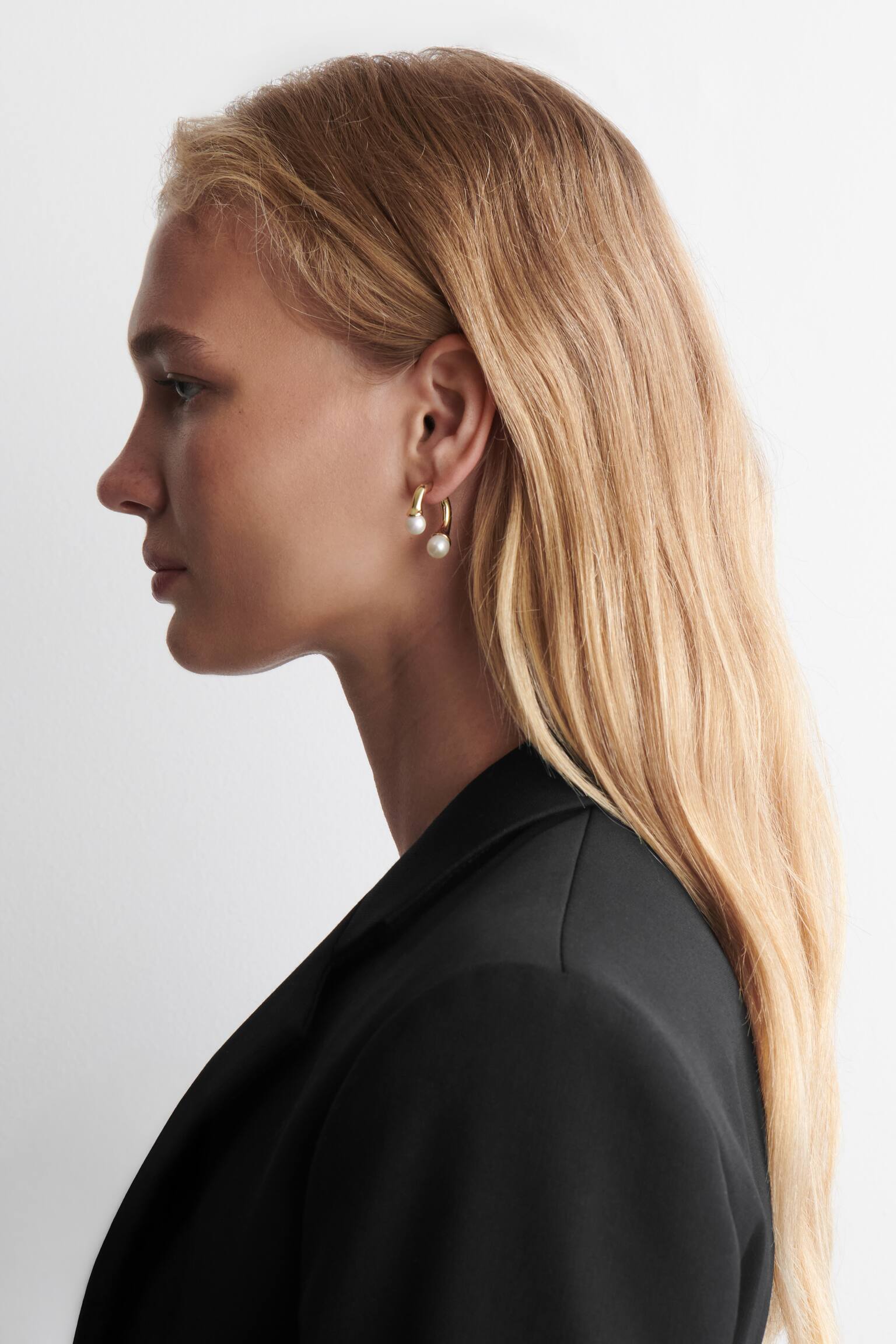 GEBOGENE OHRRINGE MIT SÜSSWASSERPERLEN - Gold - 3