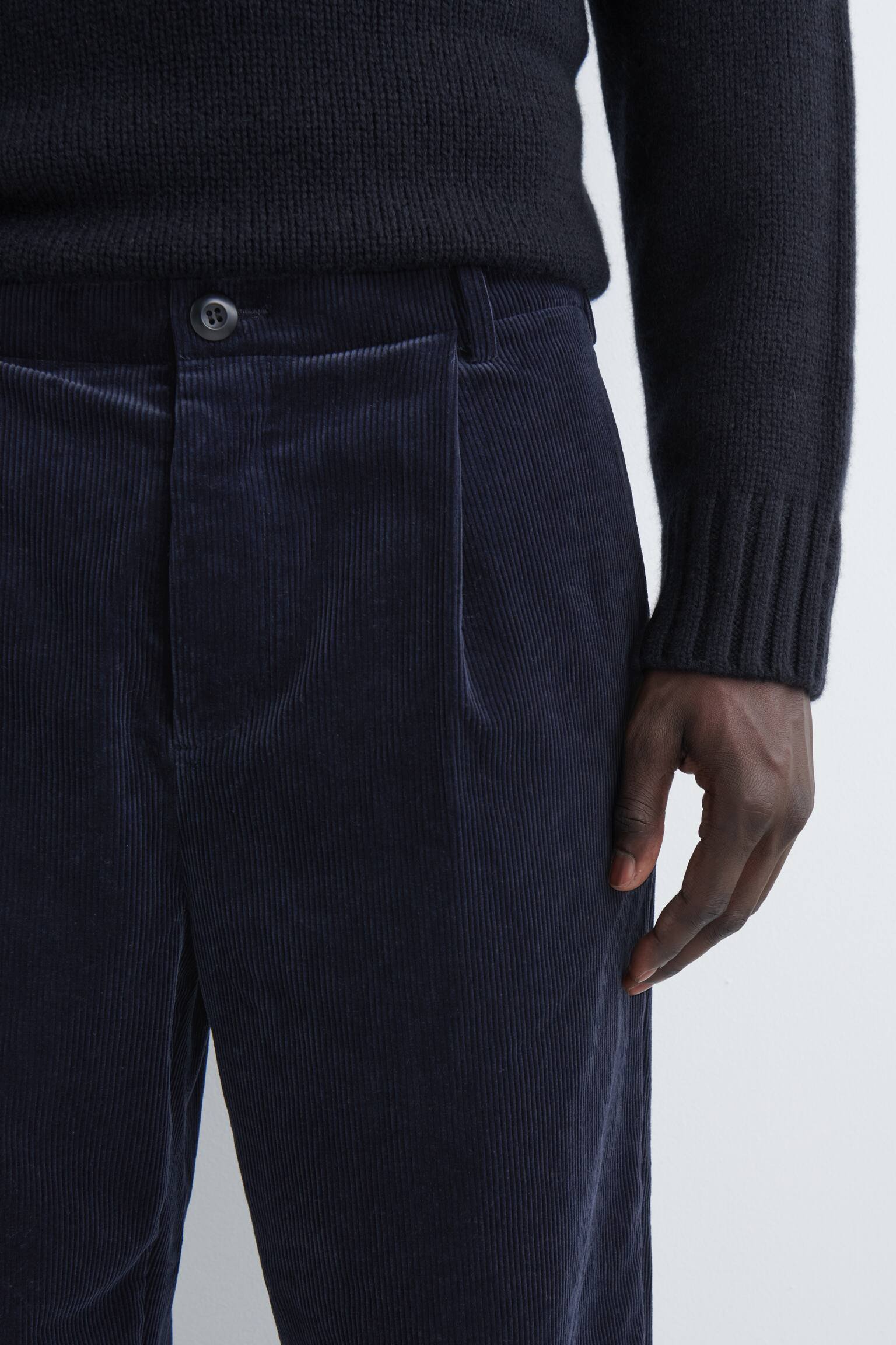 LOCKERE CORDHOSE MIT GERADEM BEIN UND FALTEN - NAVYBLAU - 3