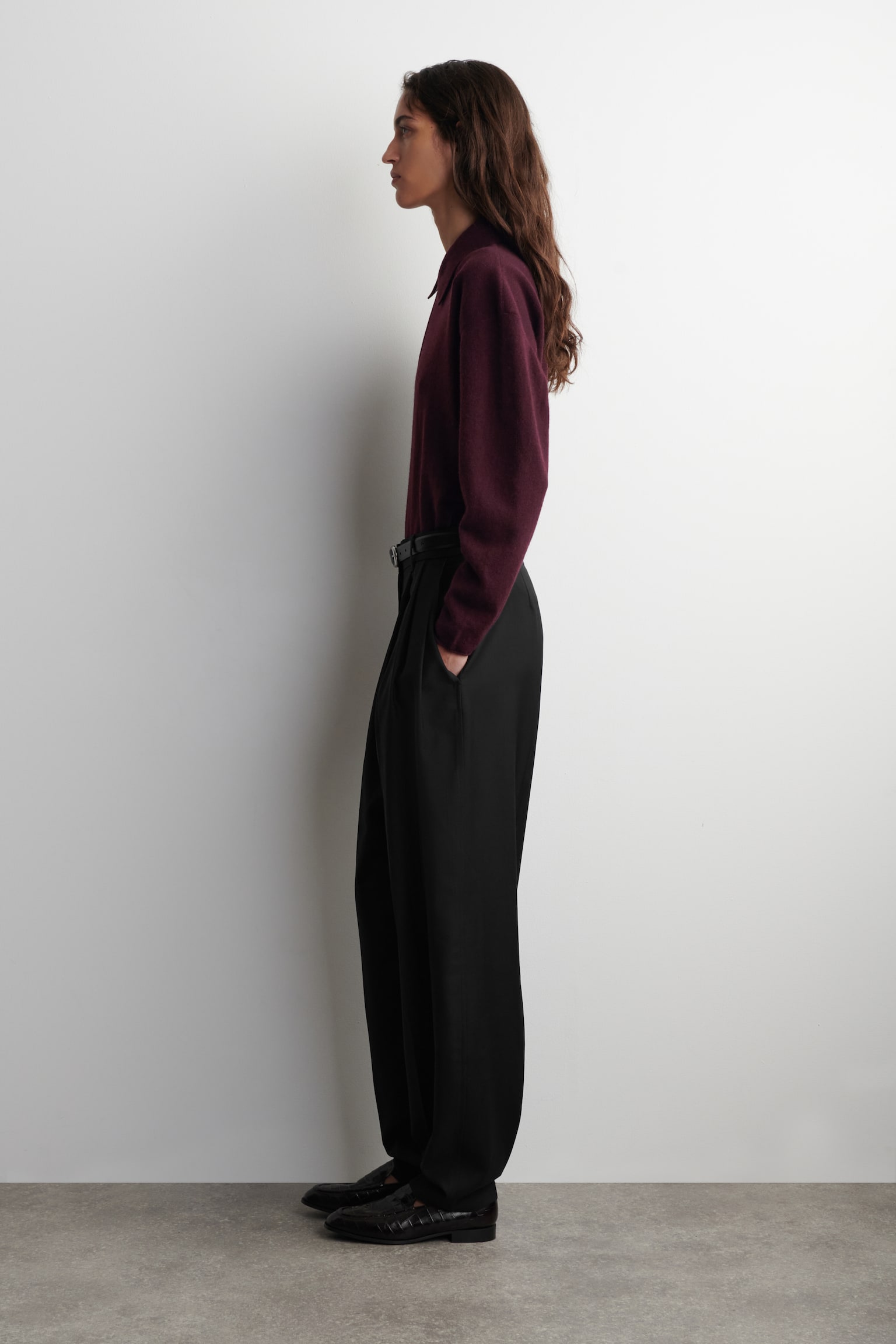 TRÖJA MED KORT DRAGKEDJA I MERINOULL OCH JAK - BURGUNDY/BRUNMELERAD/VIT - 9