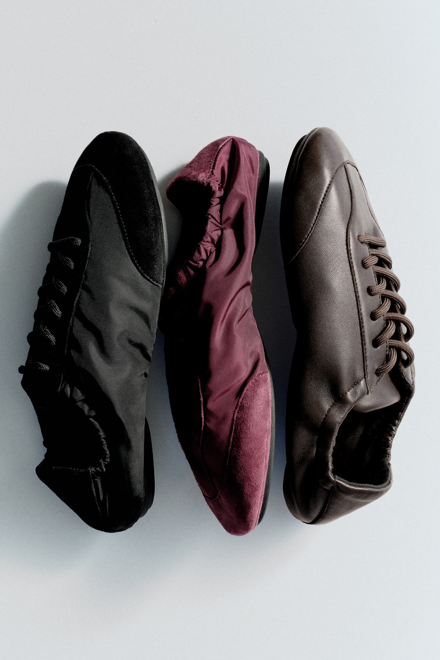 BALLERINAS AUS VELOURSLEDER UND NYLON - SCHWARZ/BORDEAUX - 6