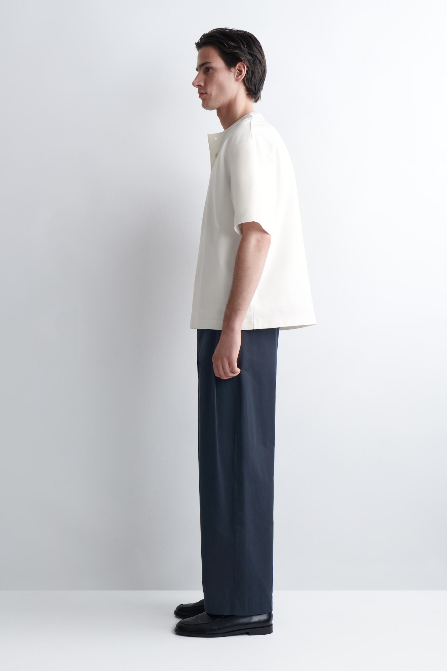 OVERSIZED HENLEY T-SHIRT I BOMULDSJERSEY - HVID/SORT - 5