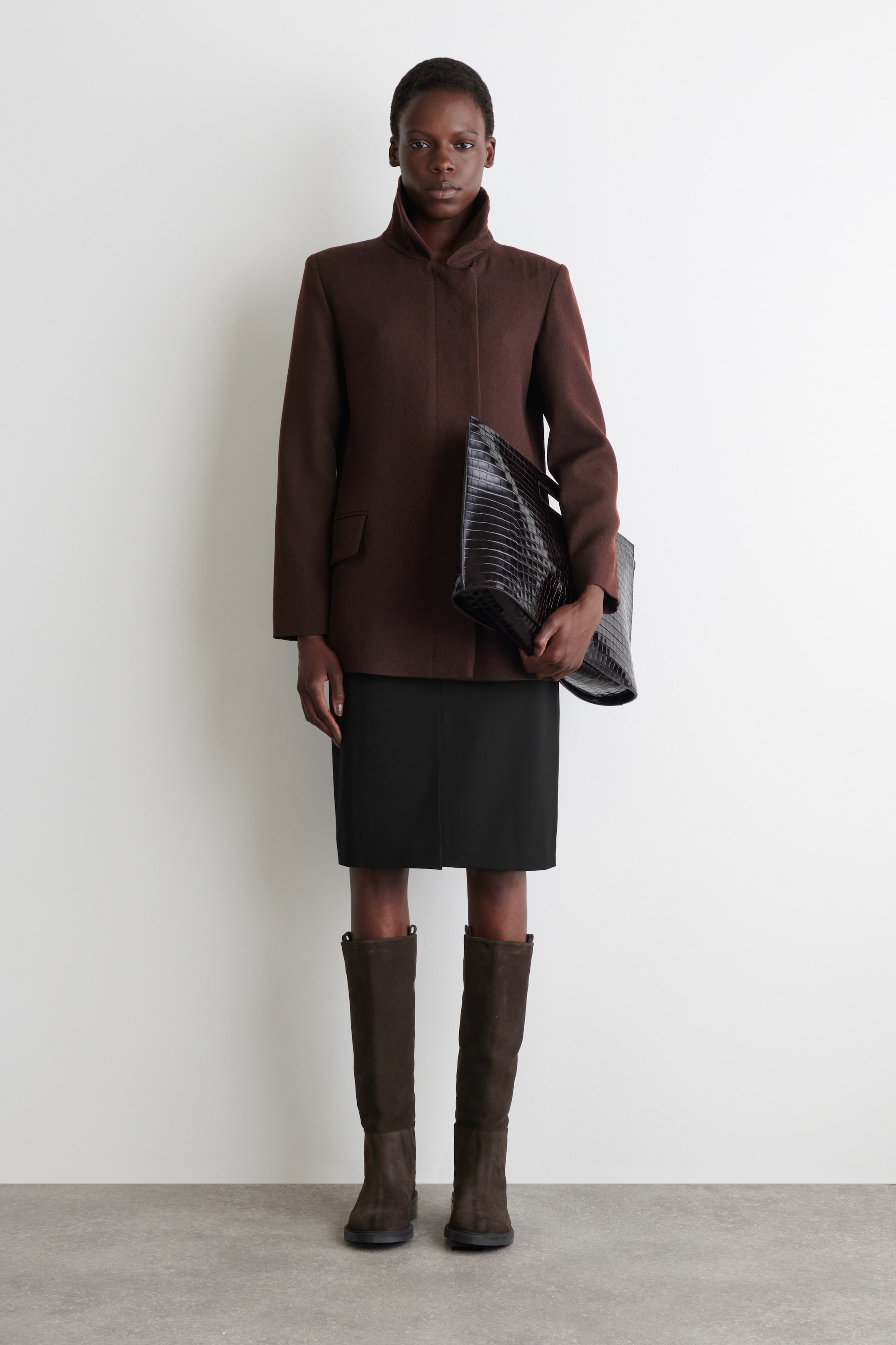 Gli Stivali Alti Marroni Abbinare Stivali Marroni Scamosciati