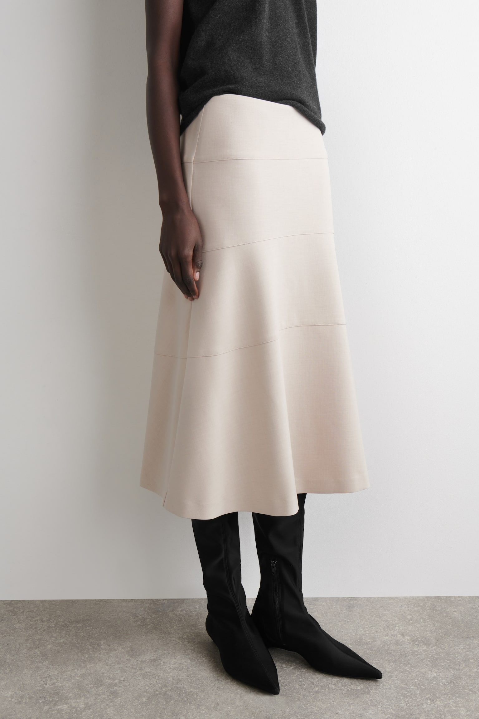 A-formet midi-nederdel med svaj - LYS BEIGE/MØRKEGRÅ - 5