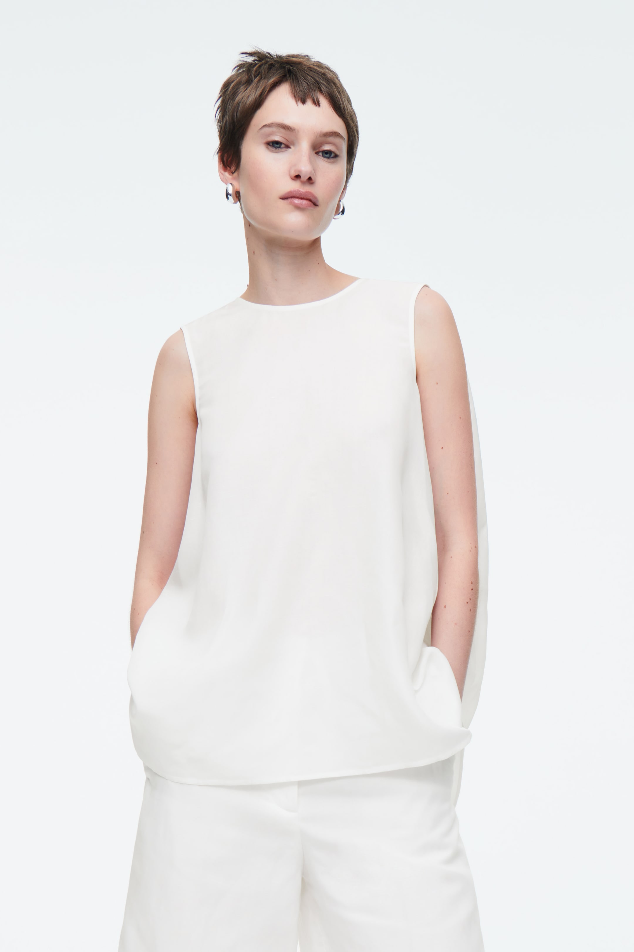 TWIST-BACK SLEEVELESS TOP - Sleeveless - Regular length - WHITE ...