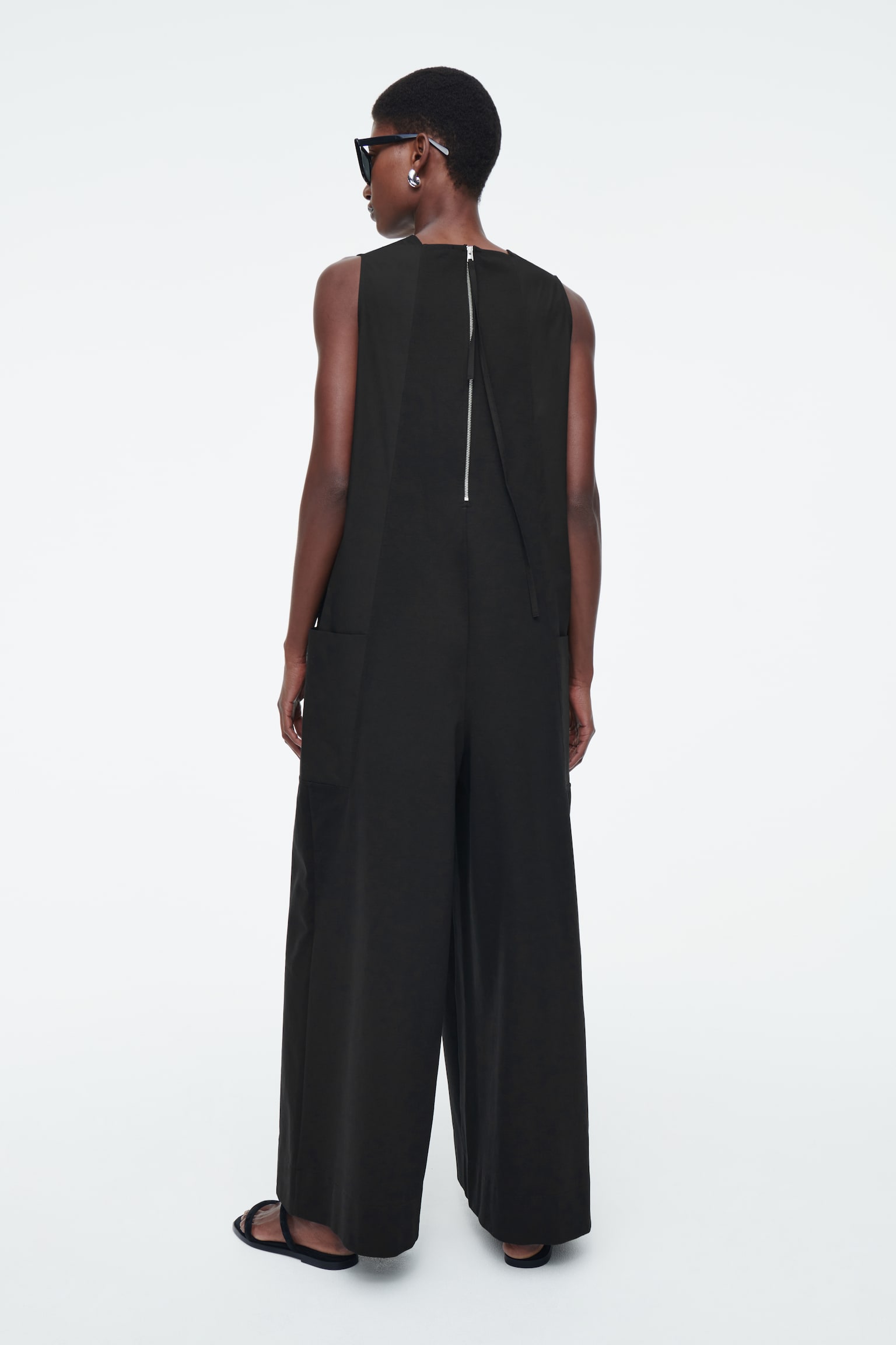 OVERSIZED V-NECK JUMPSUIT - BLACK/BEIGE - 4