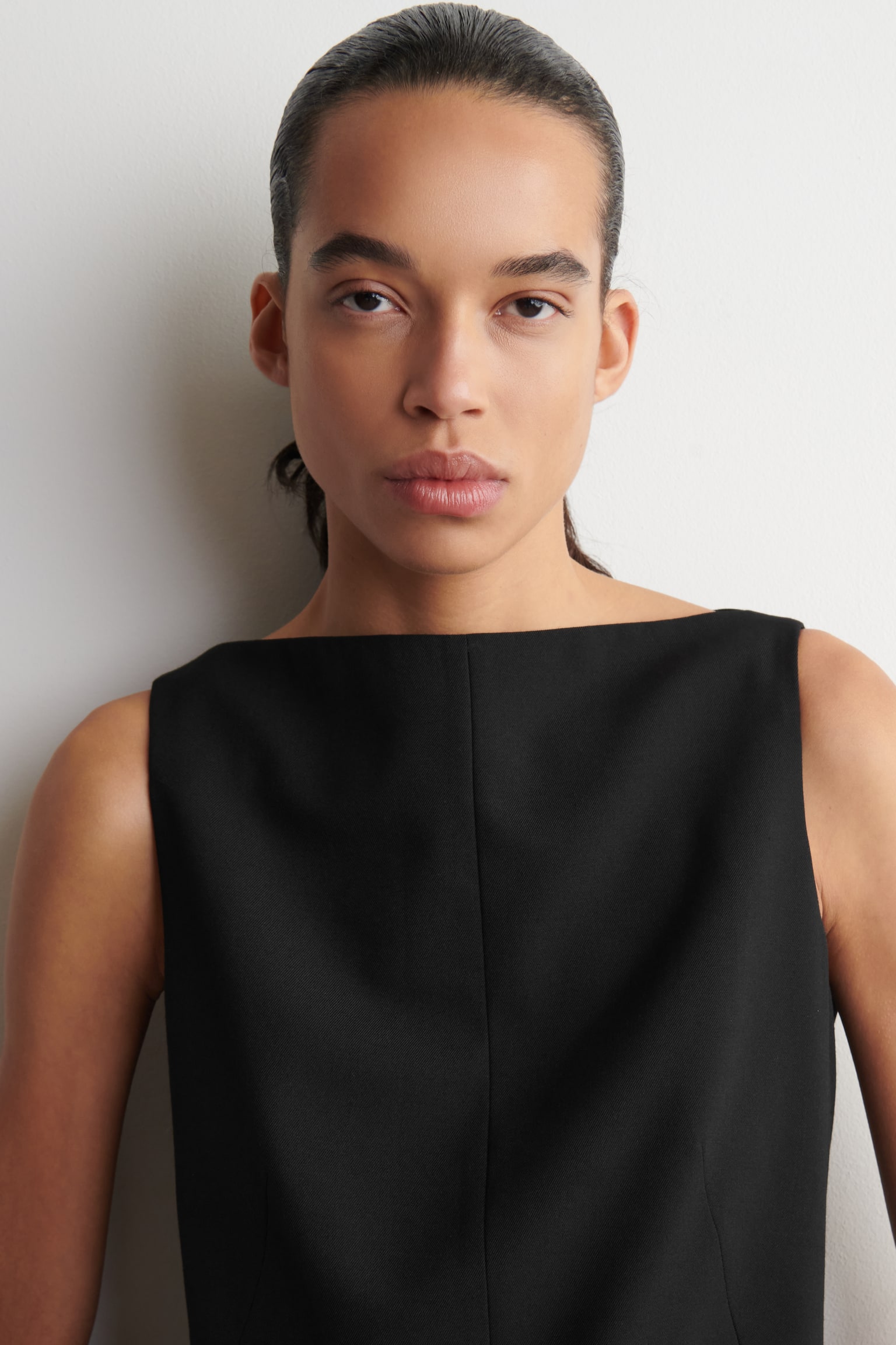 ELEGANTES MINIKLEID AUS MERINOWOLL-MIX - SCHWARZ - 5