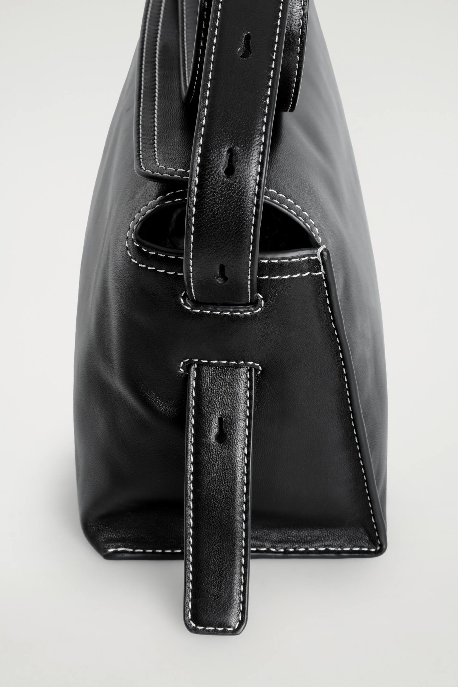 CROSSBODY-VÄSKA PLINTH I LÄDER - SVART/BRUN MOCKA - 3