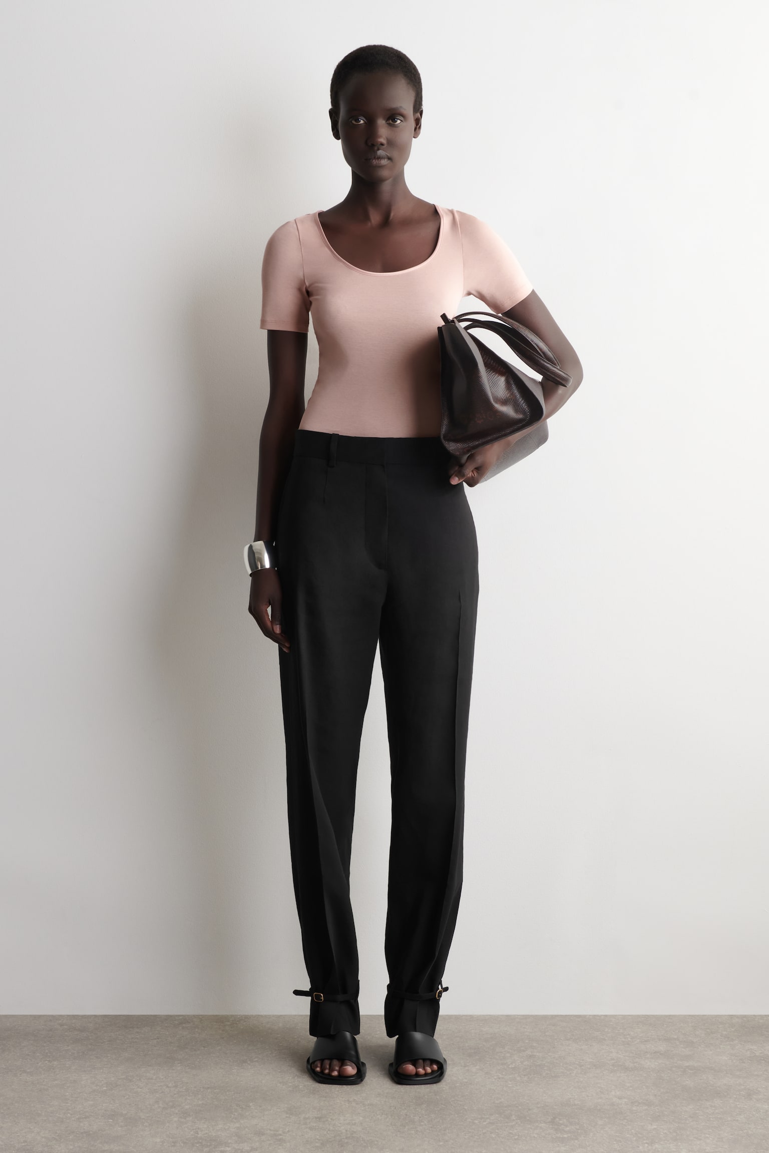 T-SHIRT AUS BAUMWOLLJERSEY MIT SATIN-VERZIERUNG - ROSA/SCHWARZ - 5