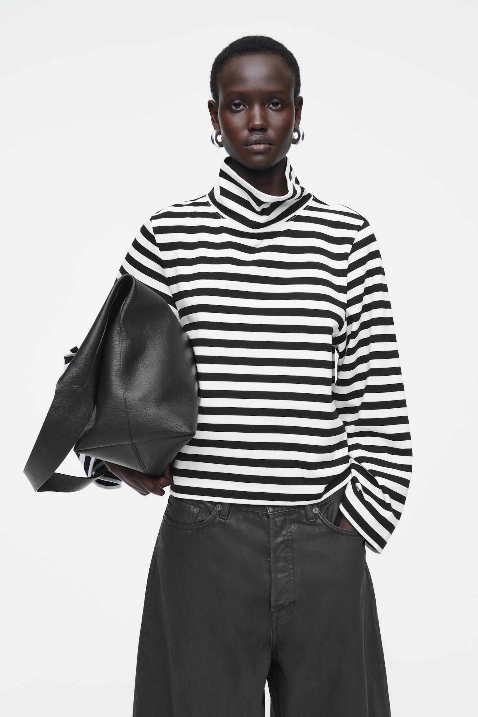 FUNNEL-NECK STRIPED LONG-SLEEVED T-SHIRT - BLACK / WHITE / STRIPED - 1