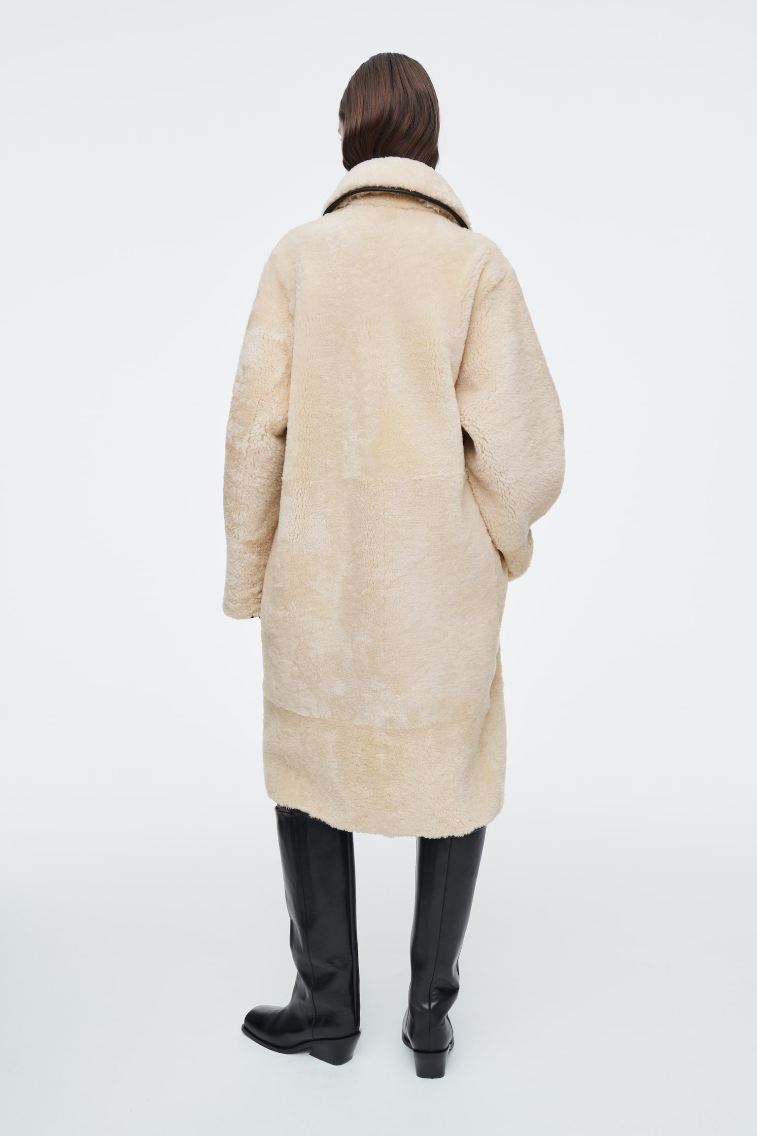 LEATHER-TRIMMED SHEARLING COAT - CREAM - 3