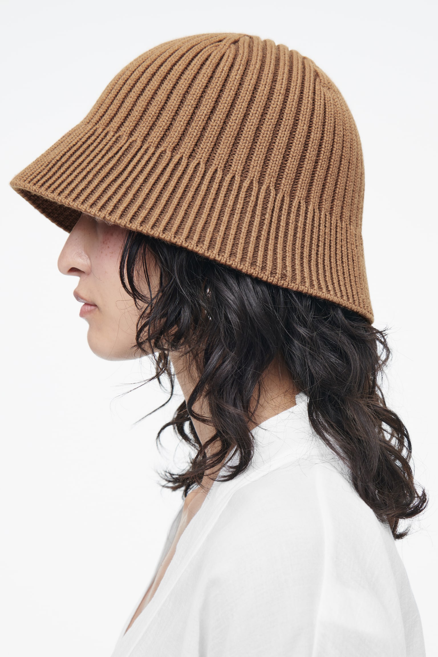 RIBBED-KNIT BUCKET HAT - BEIGE/BLACK - 3