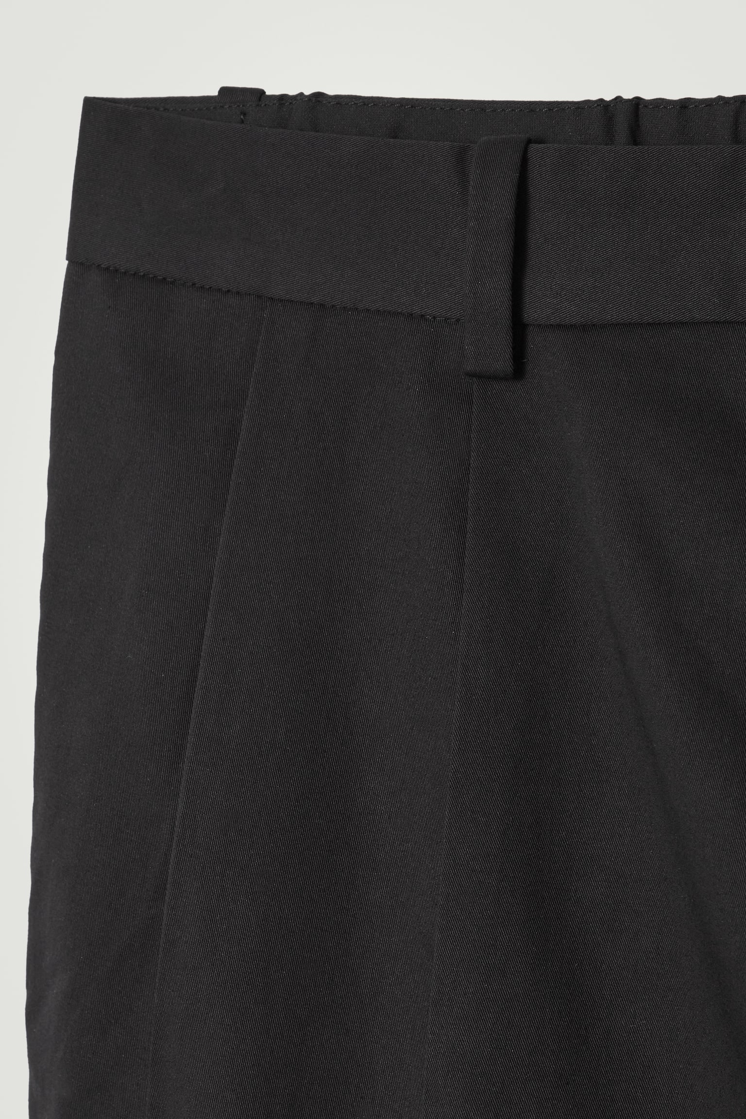 RELAXED PLEATED COTTON TAPERED TROUSERS - BLACK/NAVY/BEIGE - 7