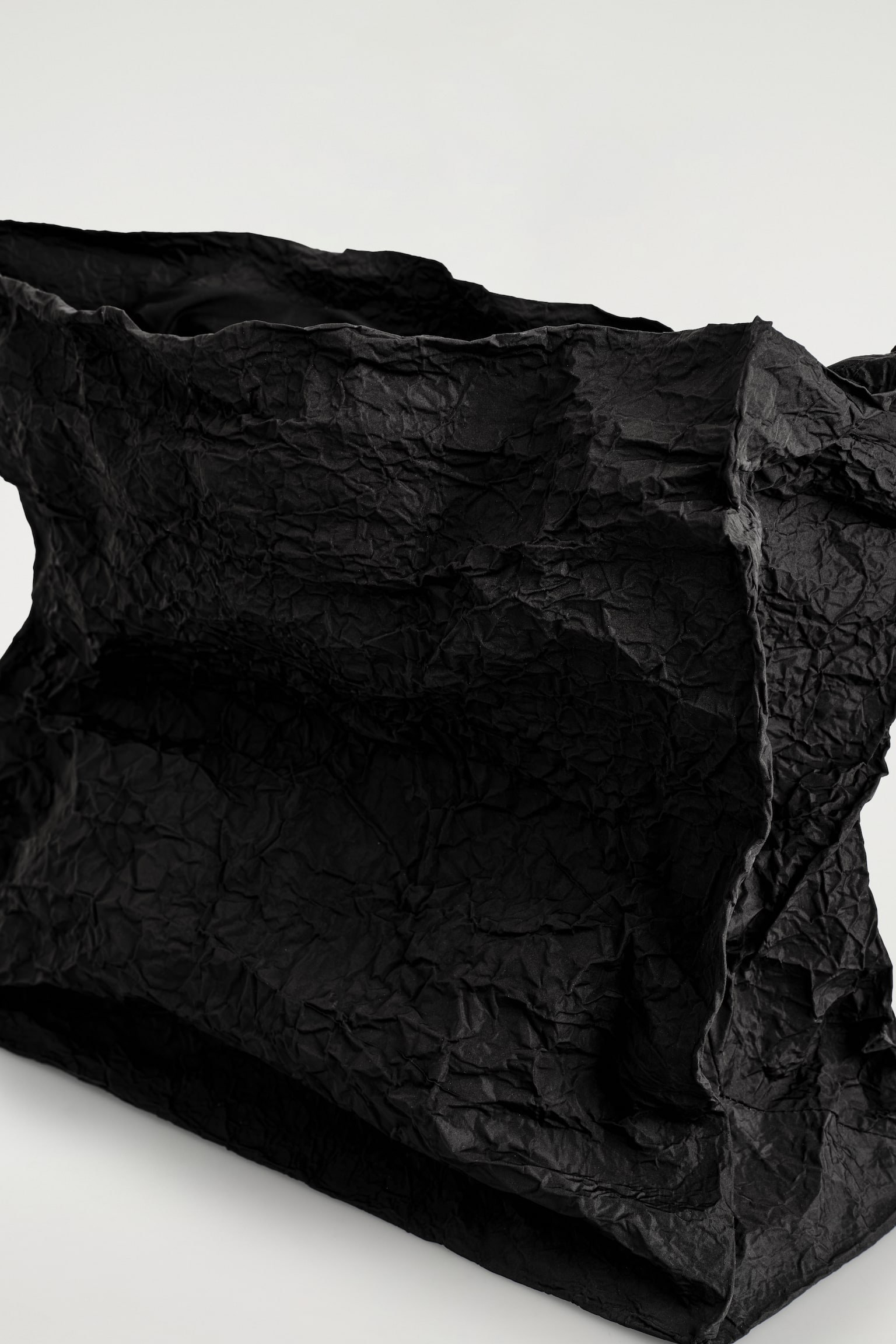 OVERSIZED-CLUTCH IN KNITTEROPTIK - SCHWARZ - 8