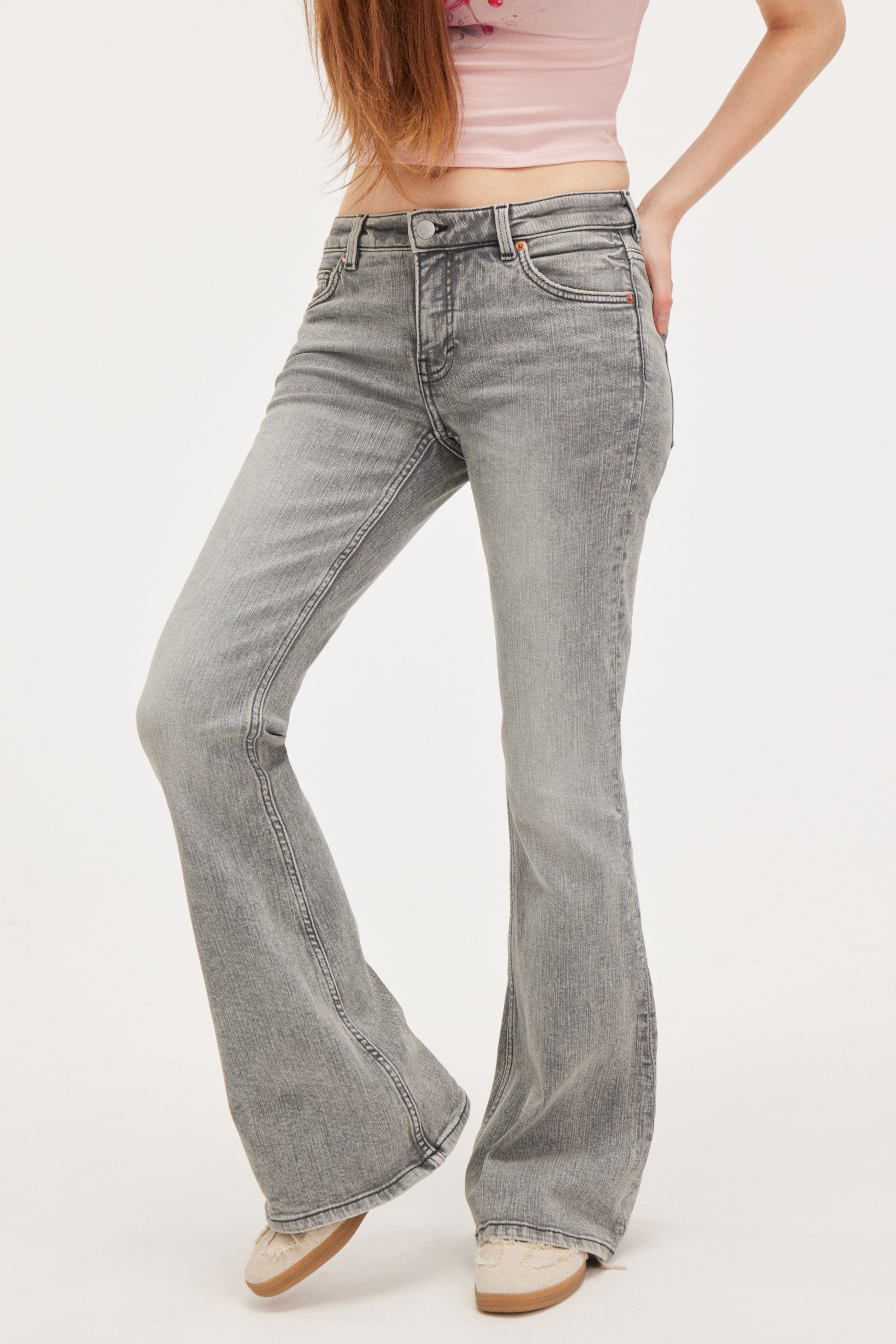 HM Katsumi Jeans mit Schlag und niedriger Taille