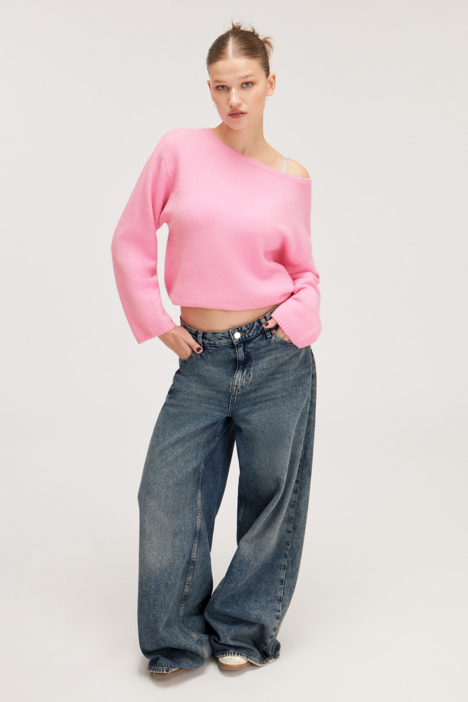 Knitted Boat Neck Sweater - Light Pink/Dark Blue - 4