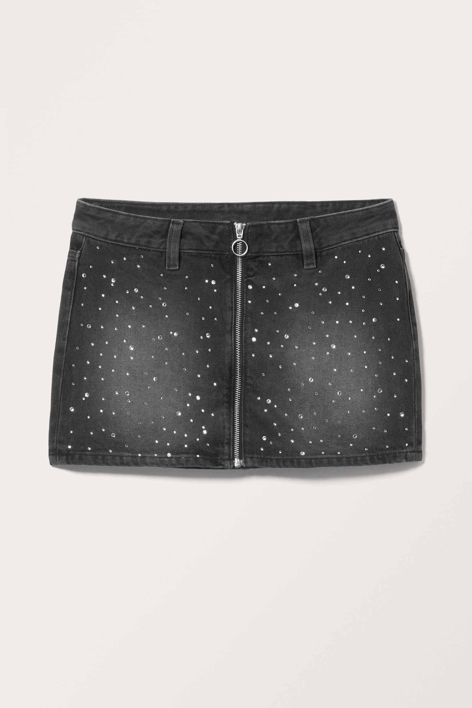 Kort jeanskjol med dragkedja och strass - Svart med strass - 2