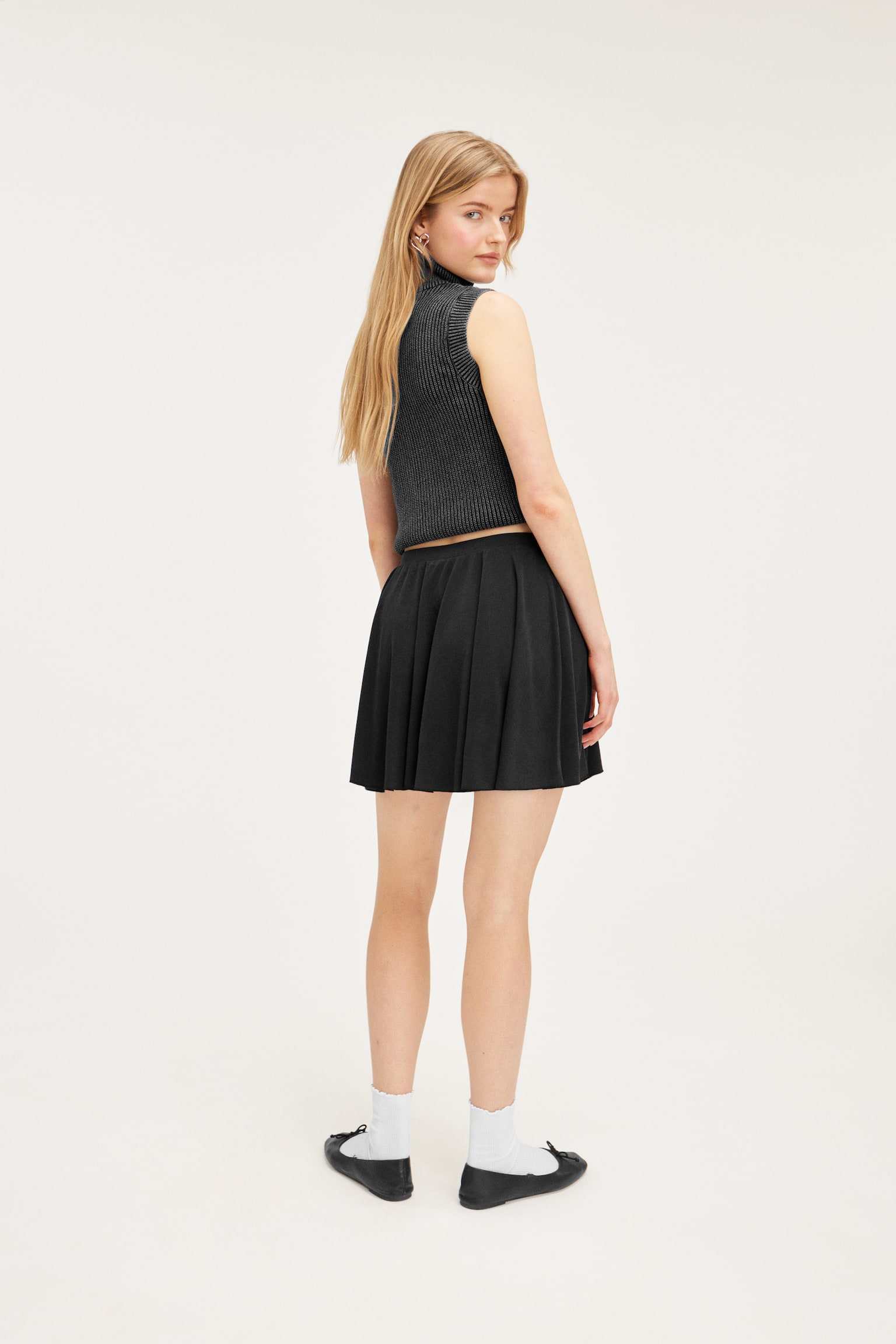 Short Pique Skirt - Black/Dusty Mole/Dusty Khaki/Red - 3