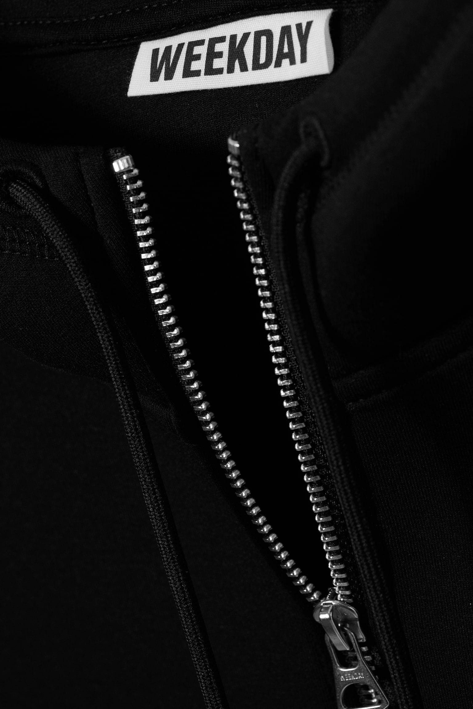 Scuba-Hoodie mit hohem Kragen und Reißverschluss - Schwarz/Helles, staubiges Graubraun - 6