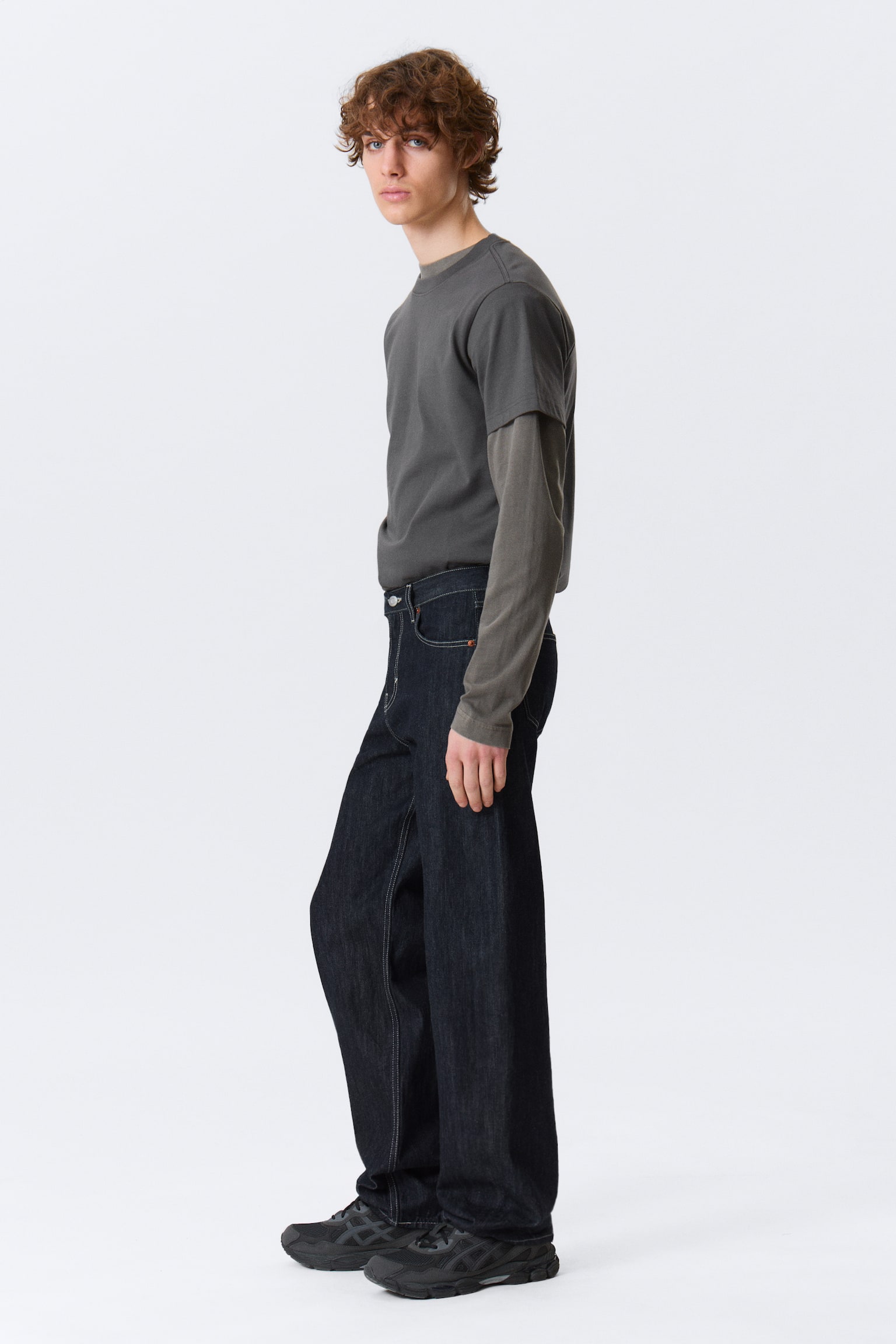 Nebula Mid Waist Loose Barrel Leg Unisex Jeans - Blue Rinse - Dunkelblau/Chelsea Black - Schwarz - 9