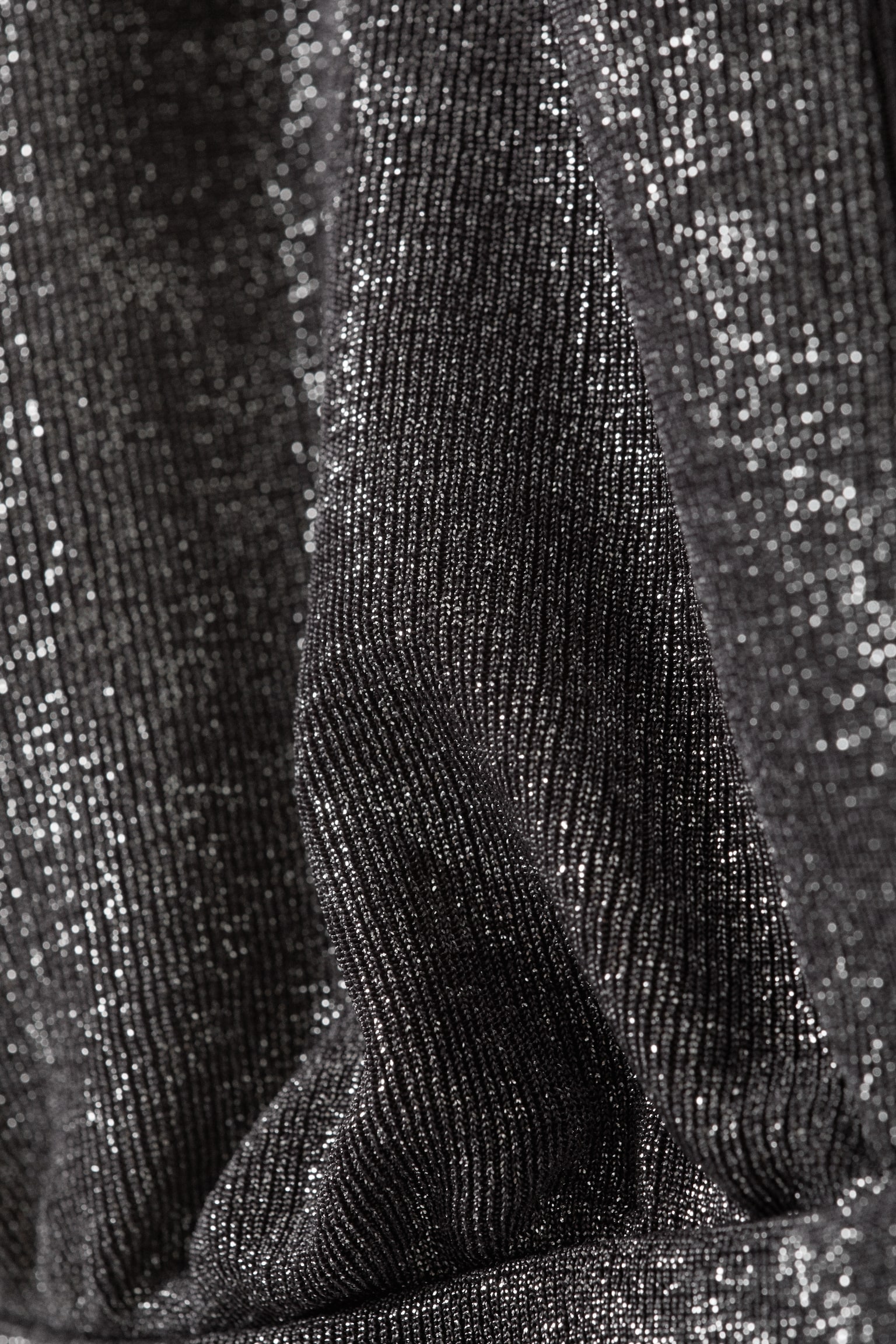 Top scintillante con scollo a V - Grigio scuro brillante - 4