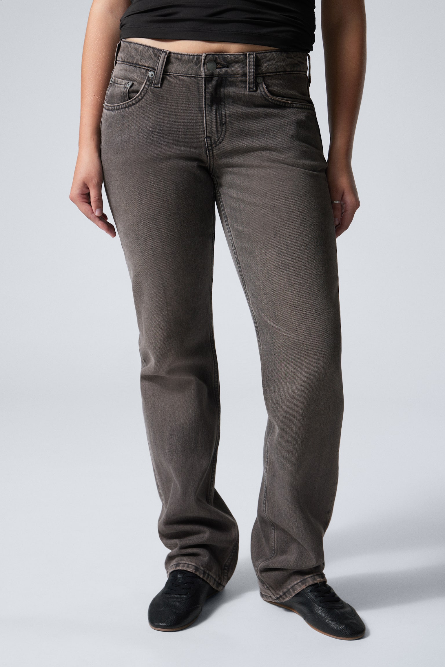 Arrow Low Rise Regular Straight Leg Jeans - Clay Grey - Grey/Mine Grey - Medium Grey/Tuned Black - Black/Mine Blue - Medium Blue/Jackpot Blue - Medium Blue/Aeon Blue - Light Blue/Misty Grey - Light Grey/Marsh Blue - Dark Blue/Seventeen Blue - Medium Blue - 4