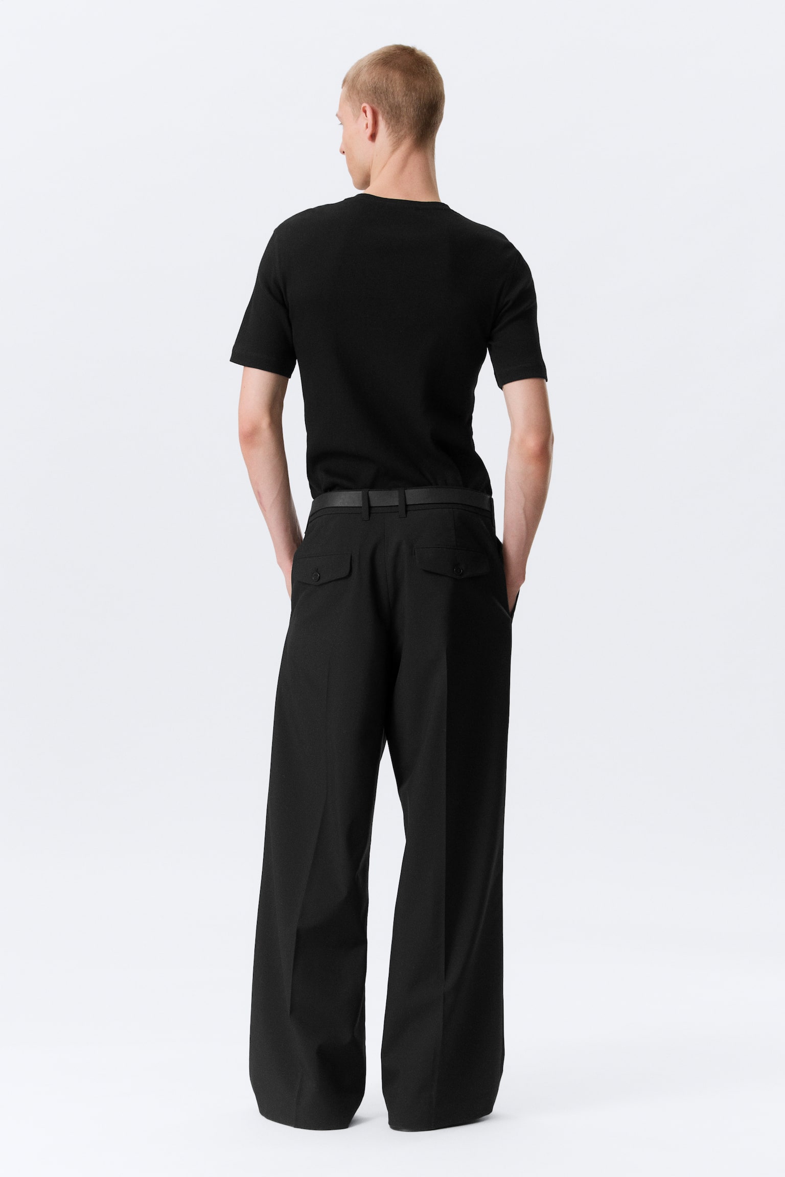 Spodnie garniturowe Moe Relaxed Low Rise Bootcut Leg - Czarny - 4