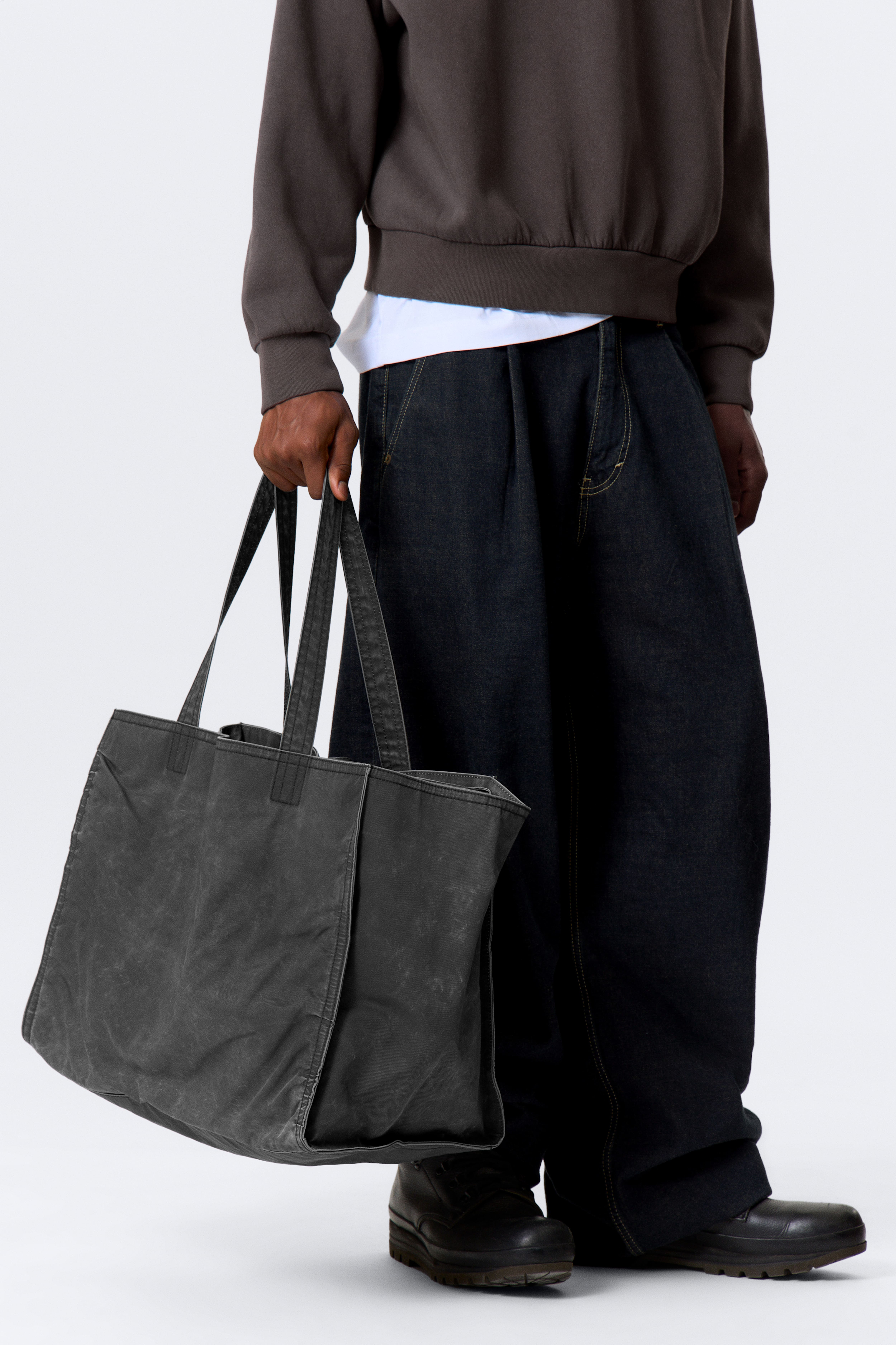 Große Tragetasche in Washed-Optik - Verwaschenes Schwarz