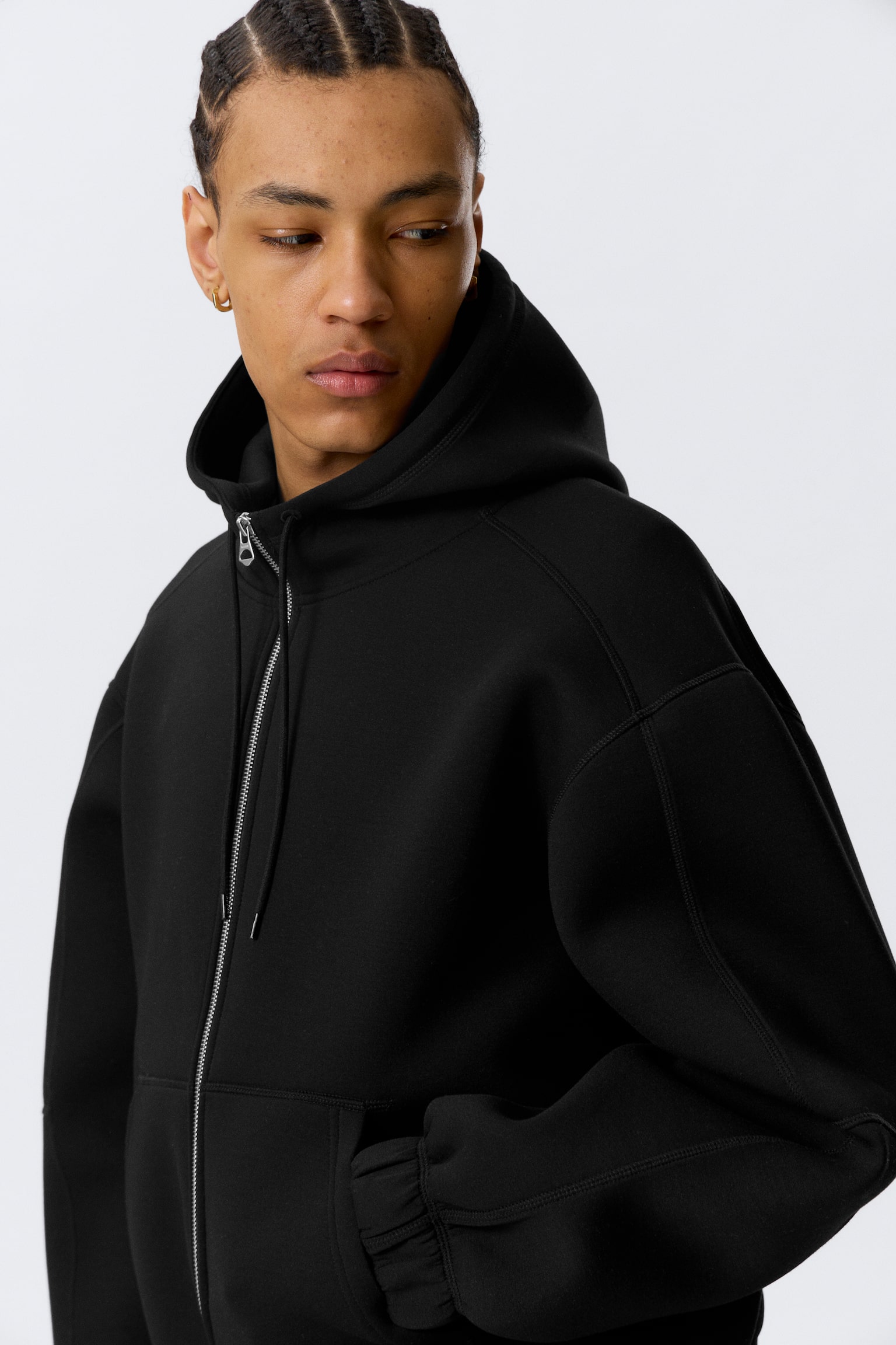 Scuba-Hoodie mit hohem Kragen und Reißverschluss - Schwarz/Helles, staubiges Graubraun - 3